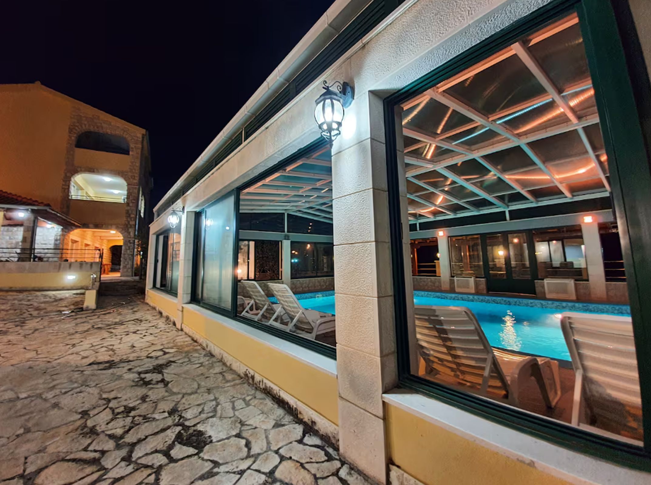 Villa Casa with indoor pool V9752-K1