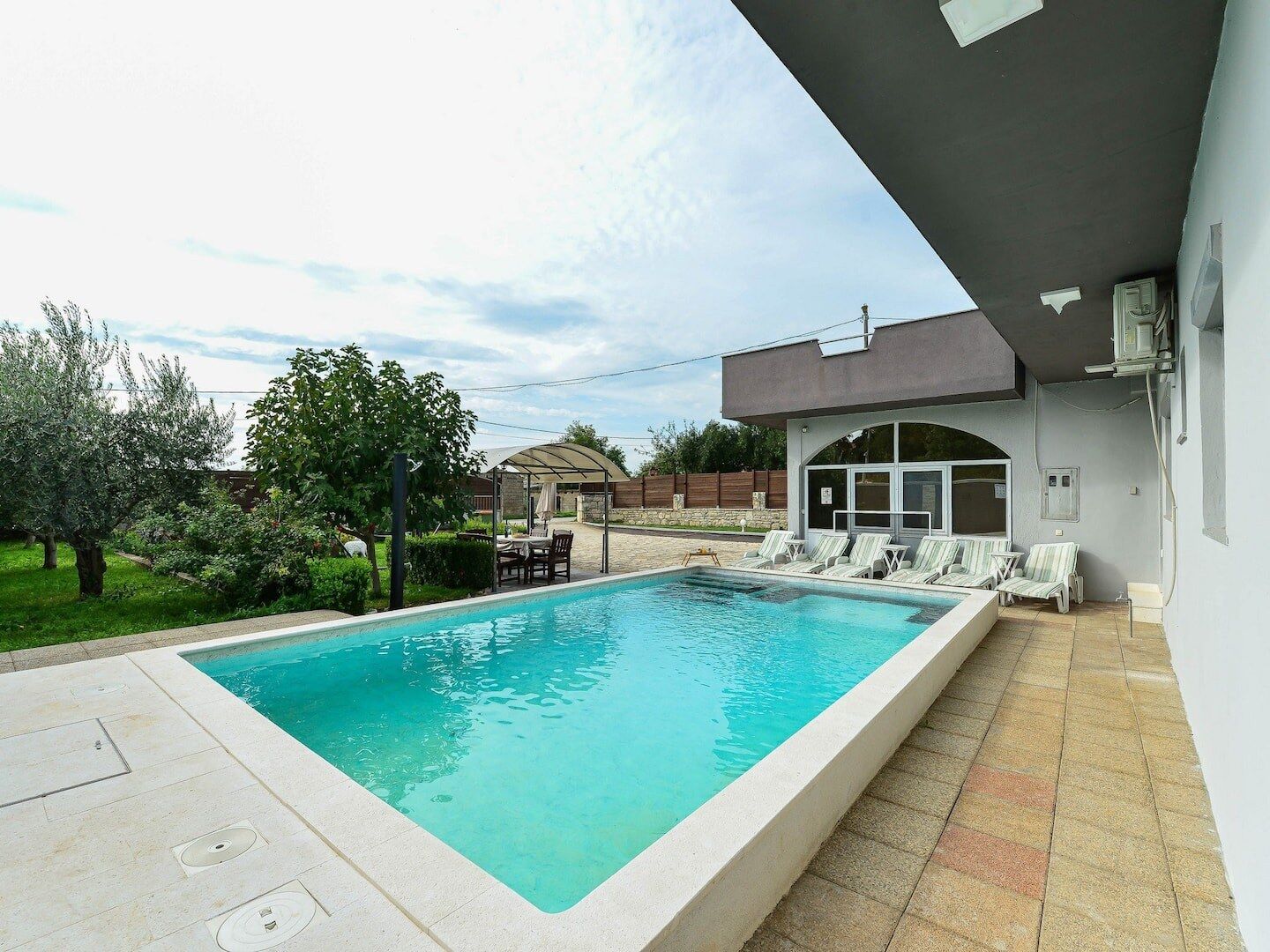 Photo of House Chill