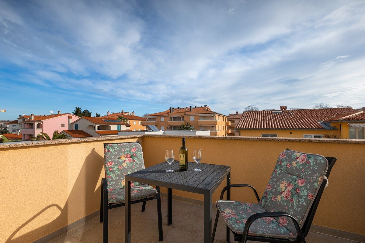 House Vella 74337-A1