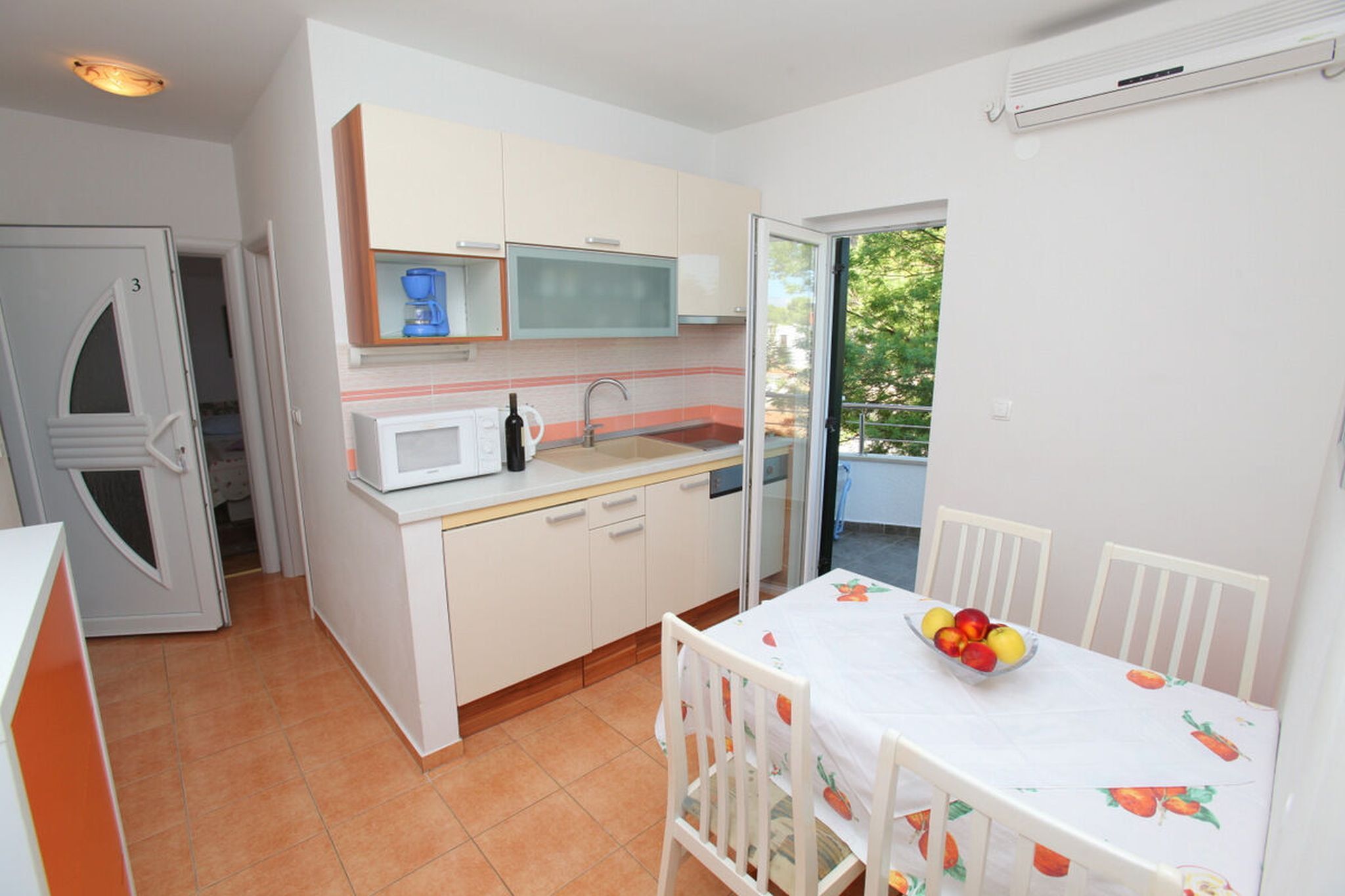 Apartments Jole 10723-A3