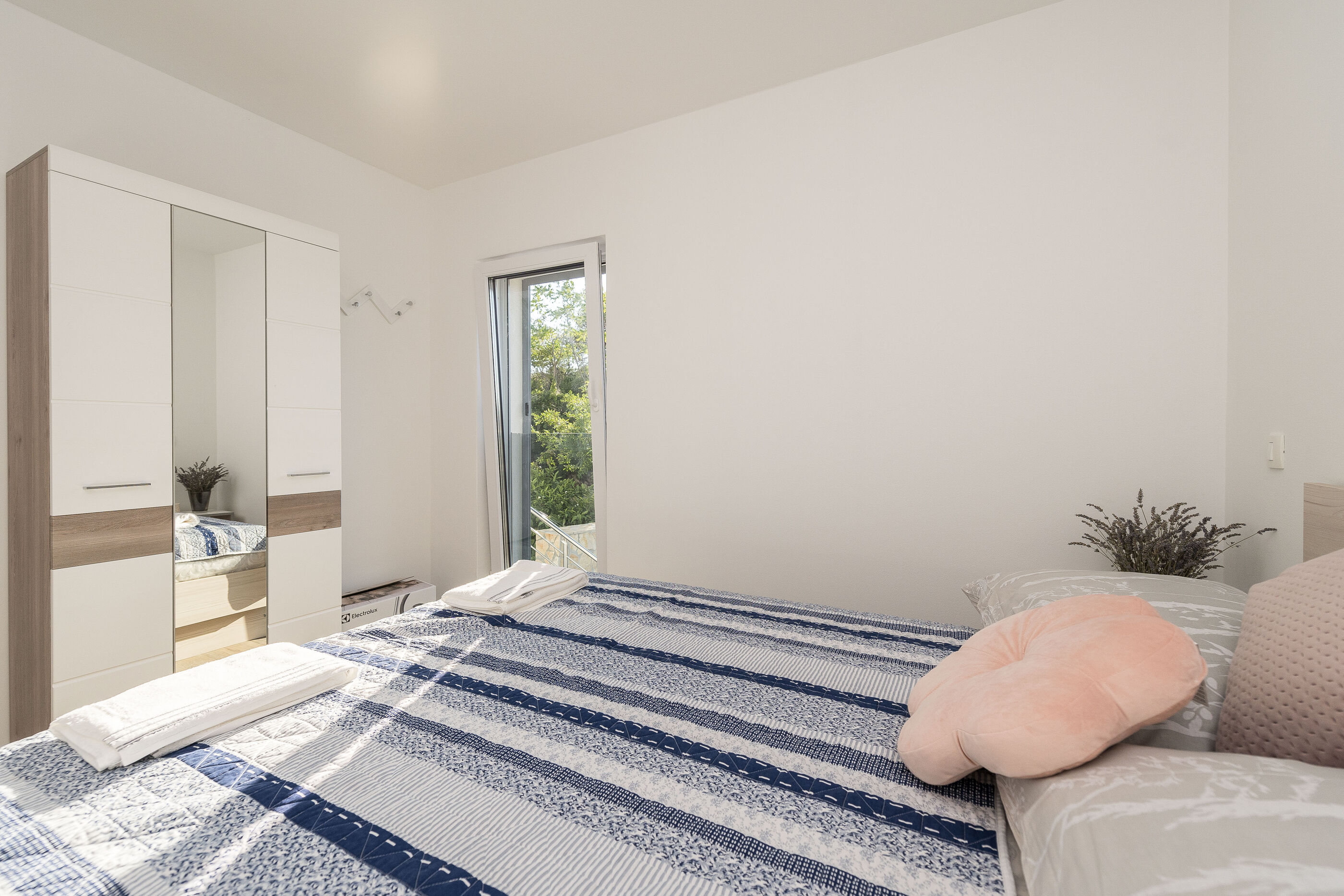 Apartments Cozy 116201-A3