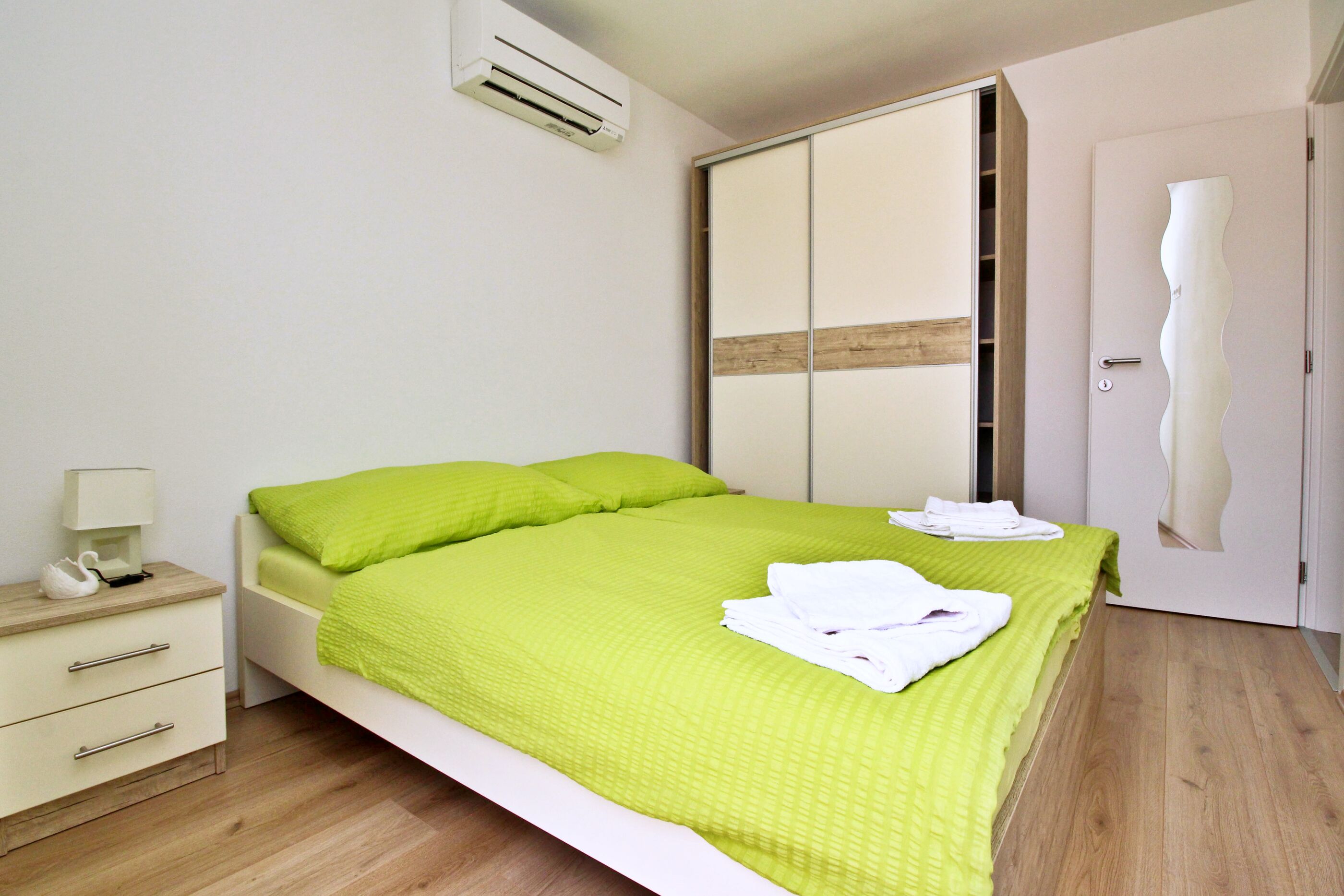 Apartments Parašilovac 63772-A1