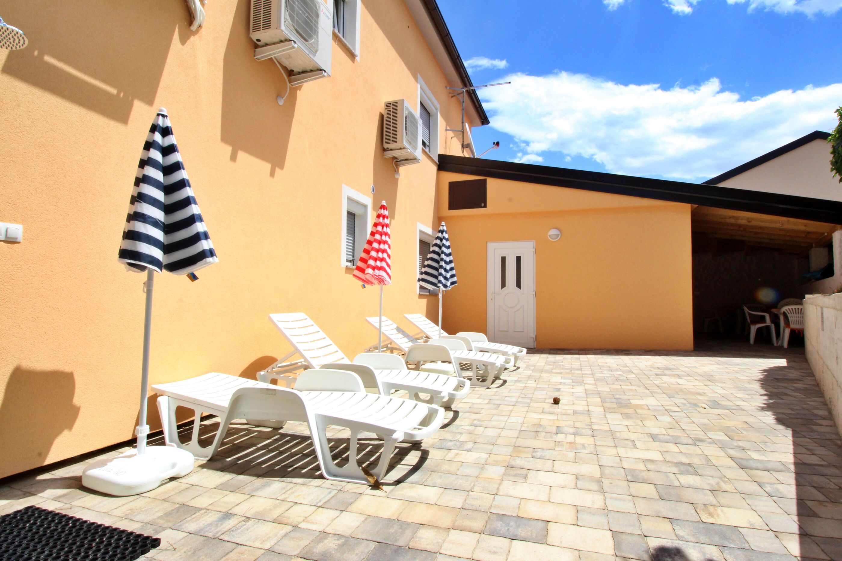 Apartments Parašilovac 63772-A1