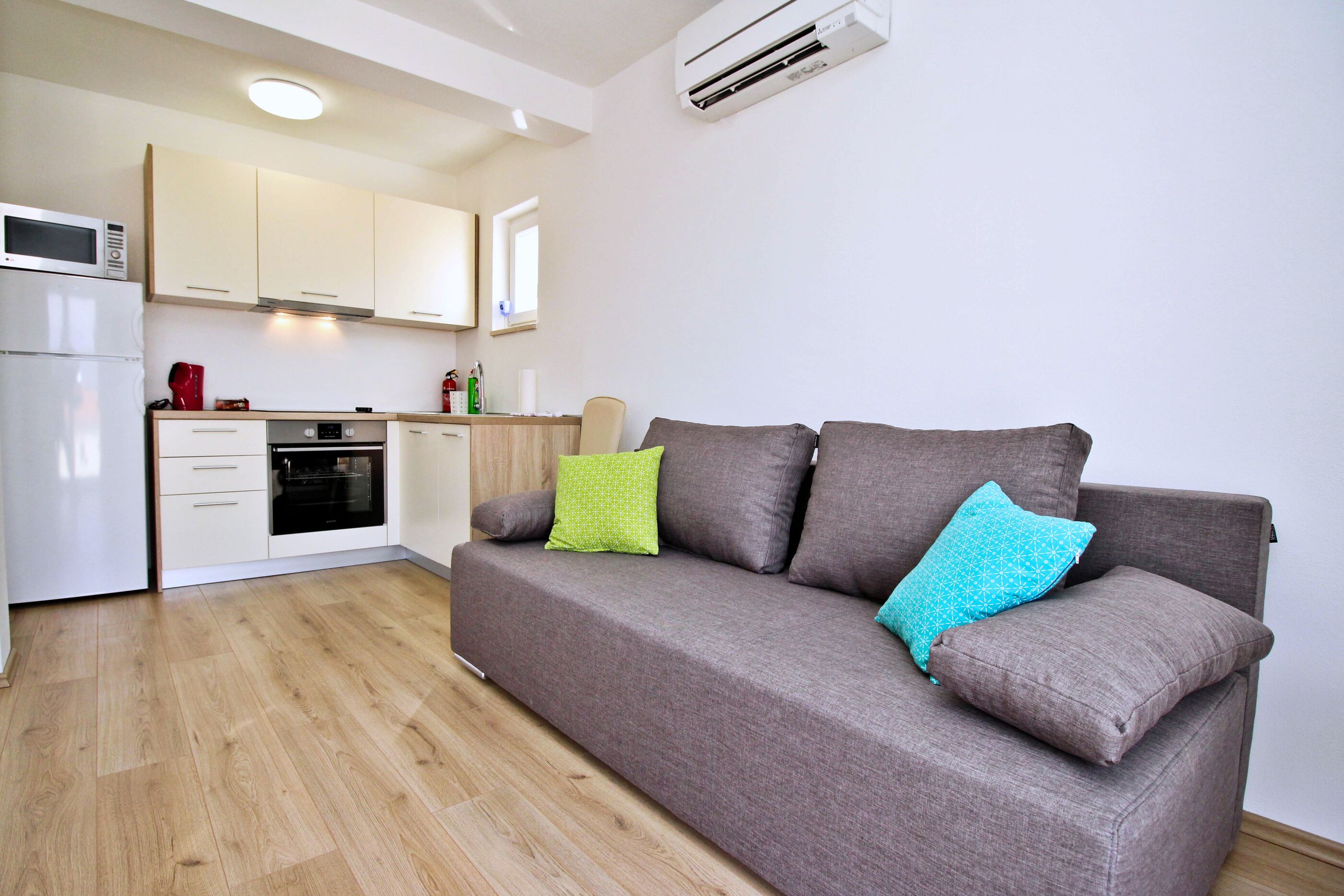 Apartments Parašilovac 63772-A2