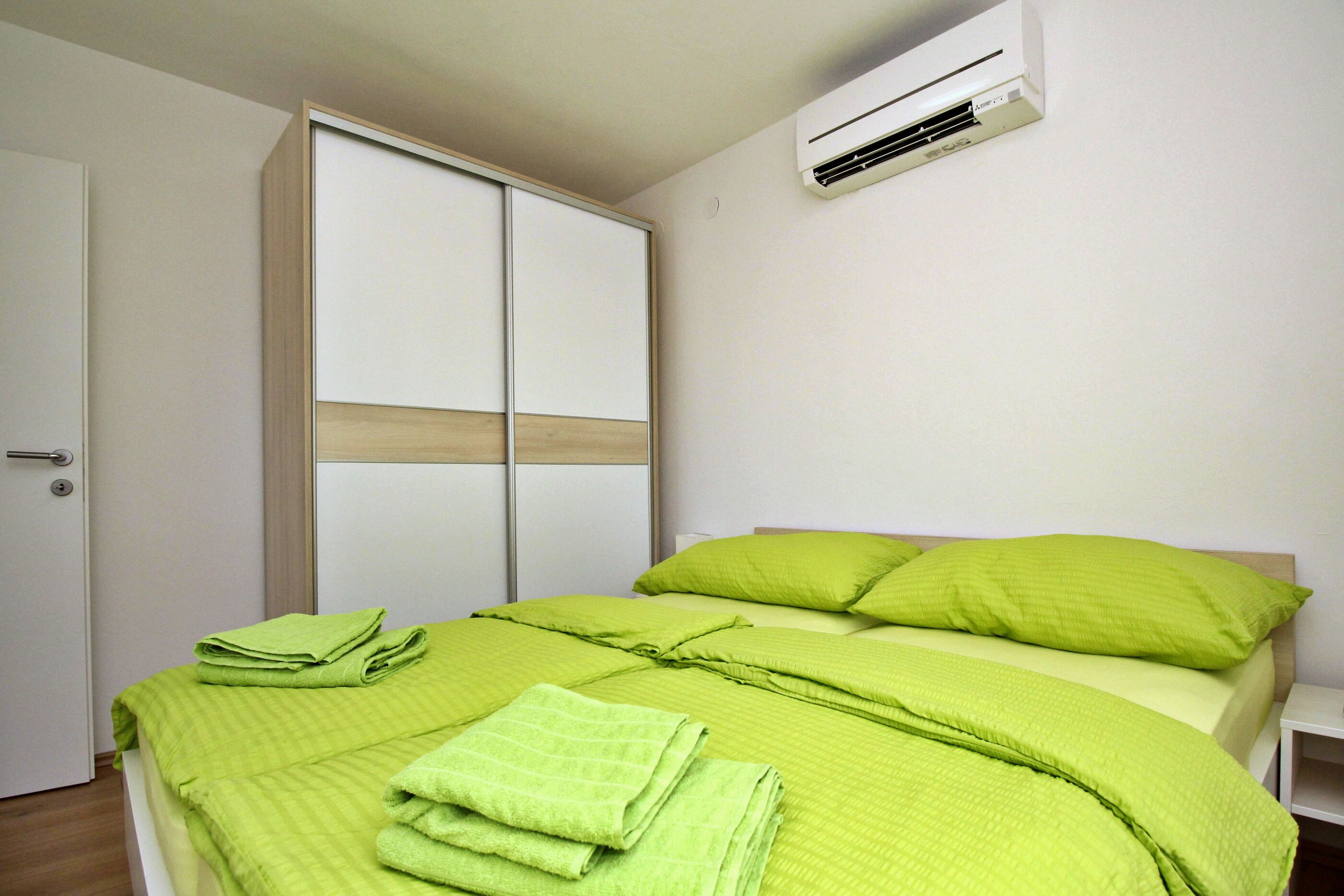 Apartments Parašilovac 63772-A2