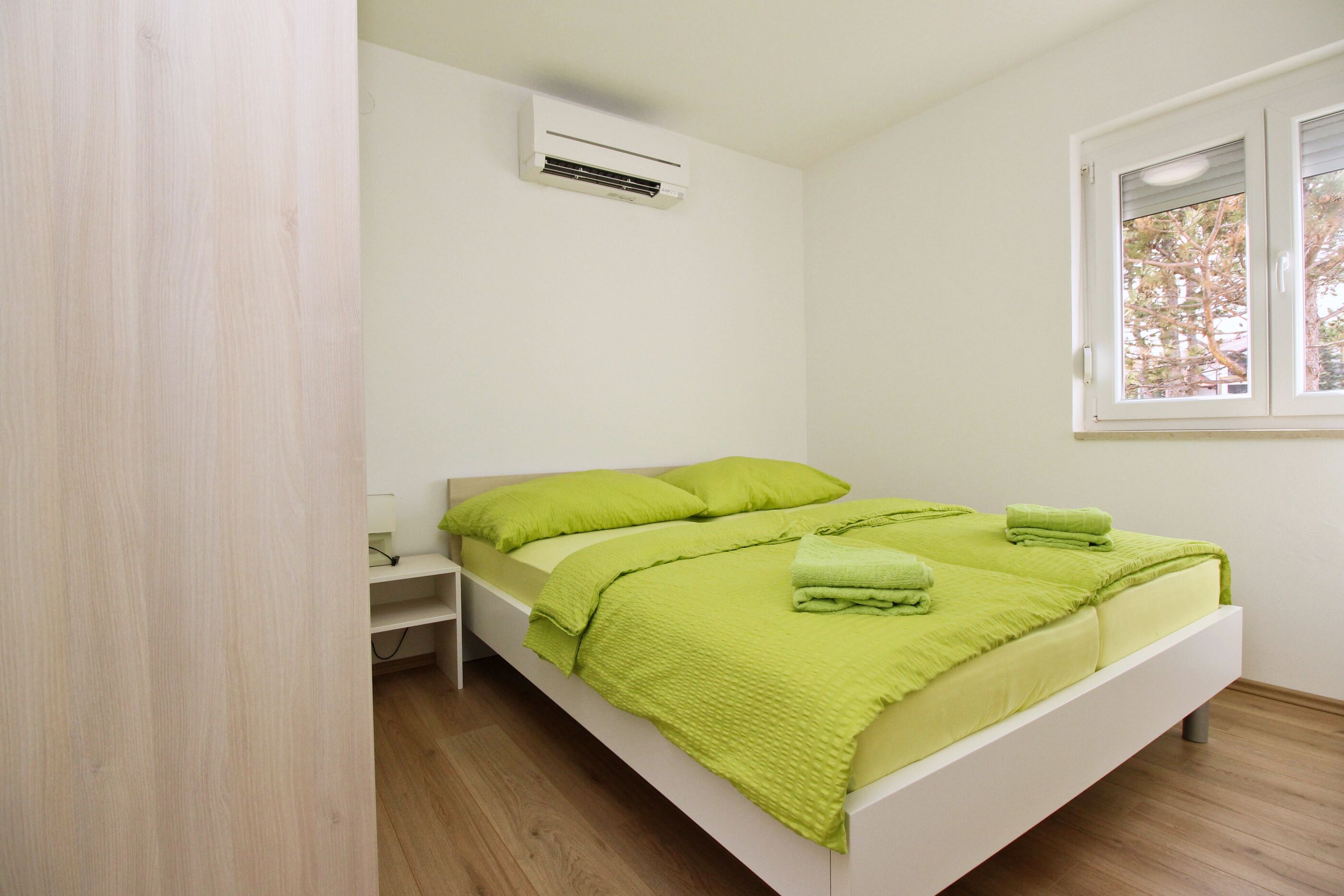 Apartments Parašilovac 63772-A2