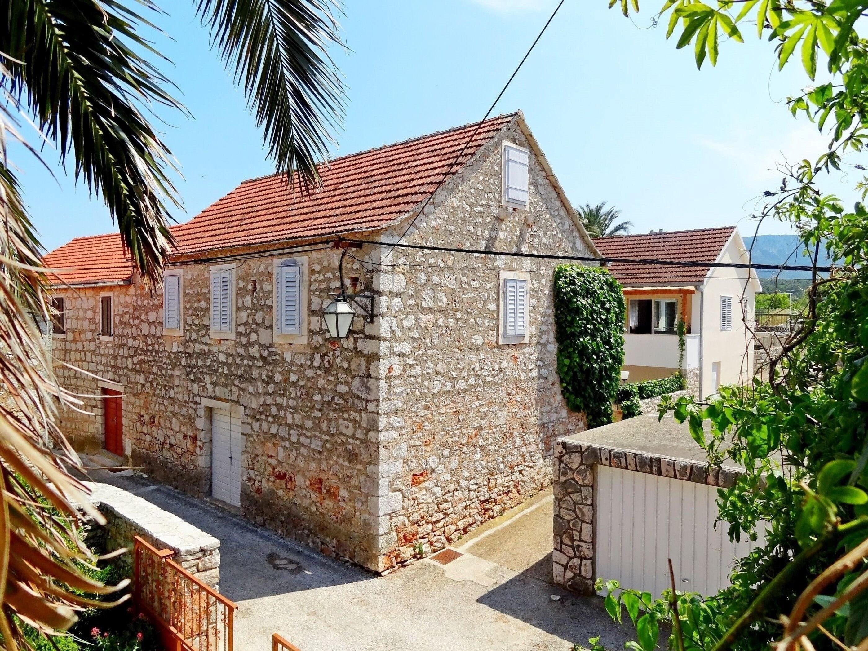 House Lara 11851-K1
