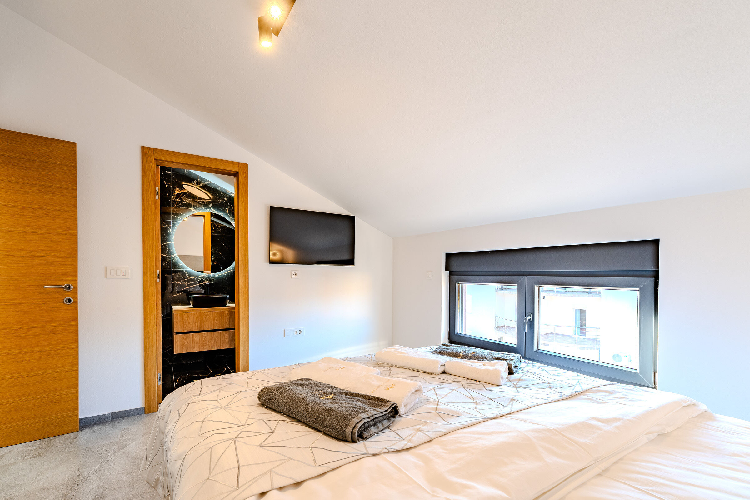 Apartments Villa Royal 44969-A3