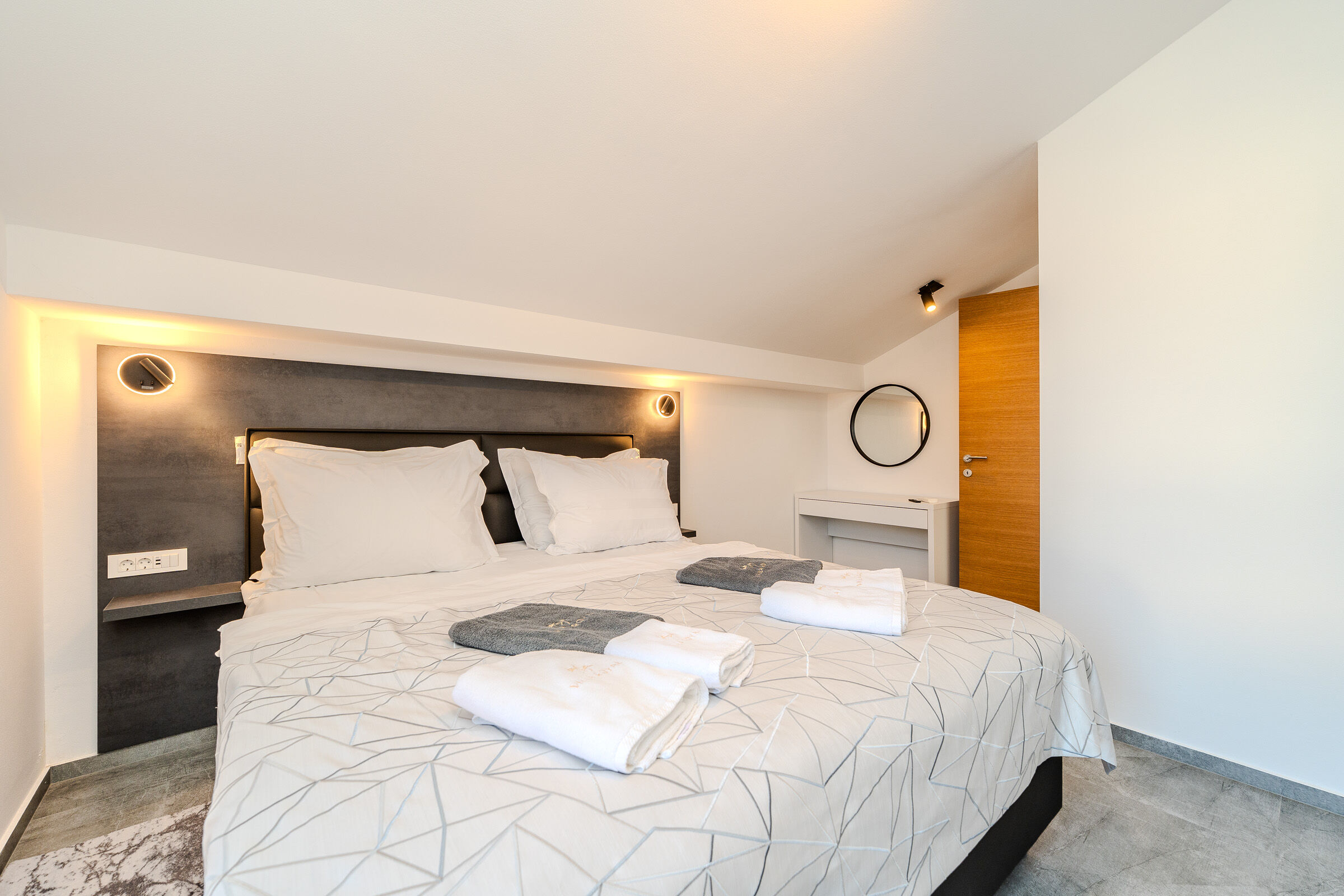 Apartments Villa Royal 44969-A3