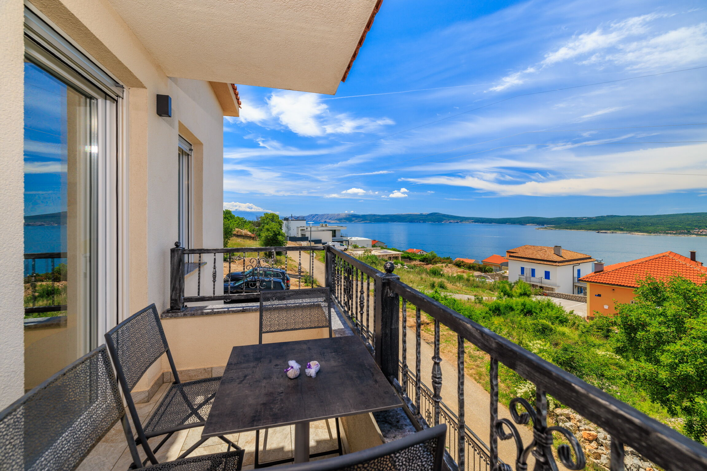 Apartments Jozić 62776-A1