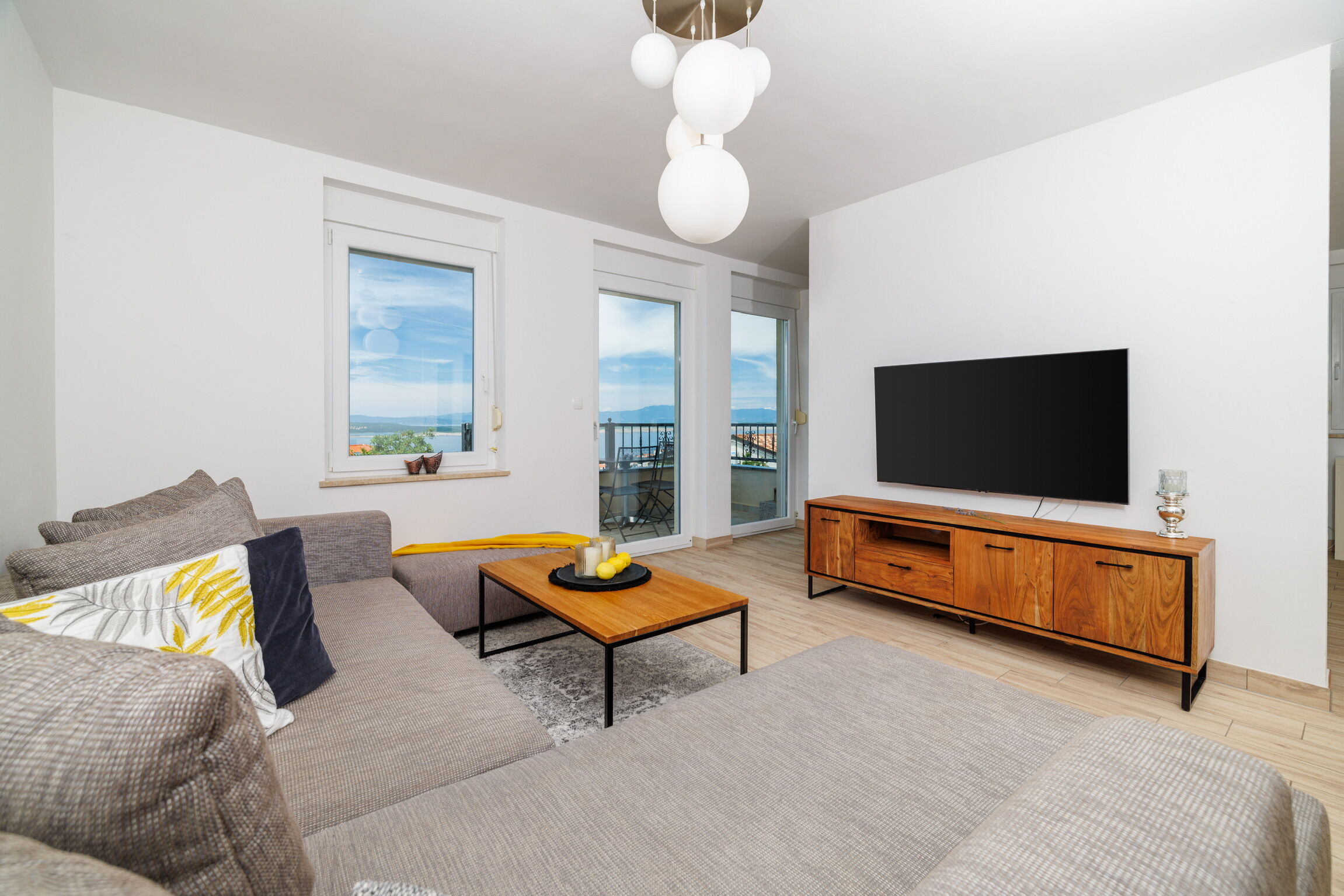 Apartments Jozić 62776-A1