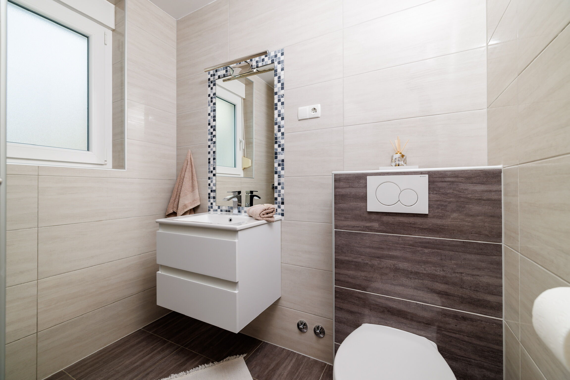 Apartments Jozić 62776-A1