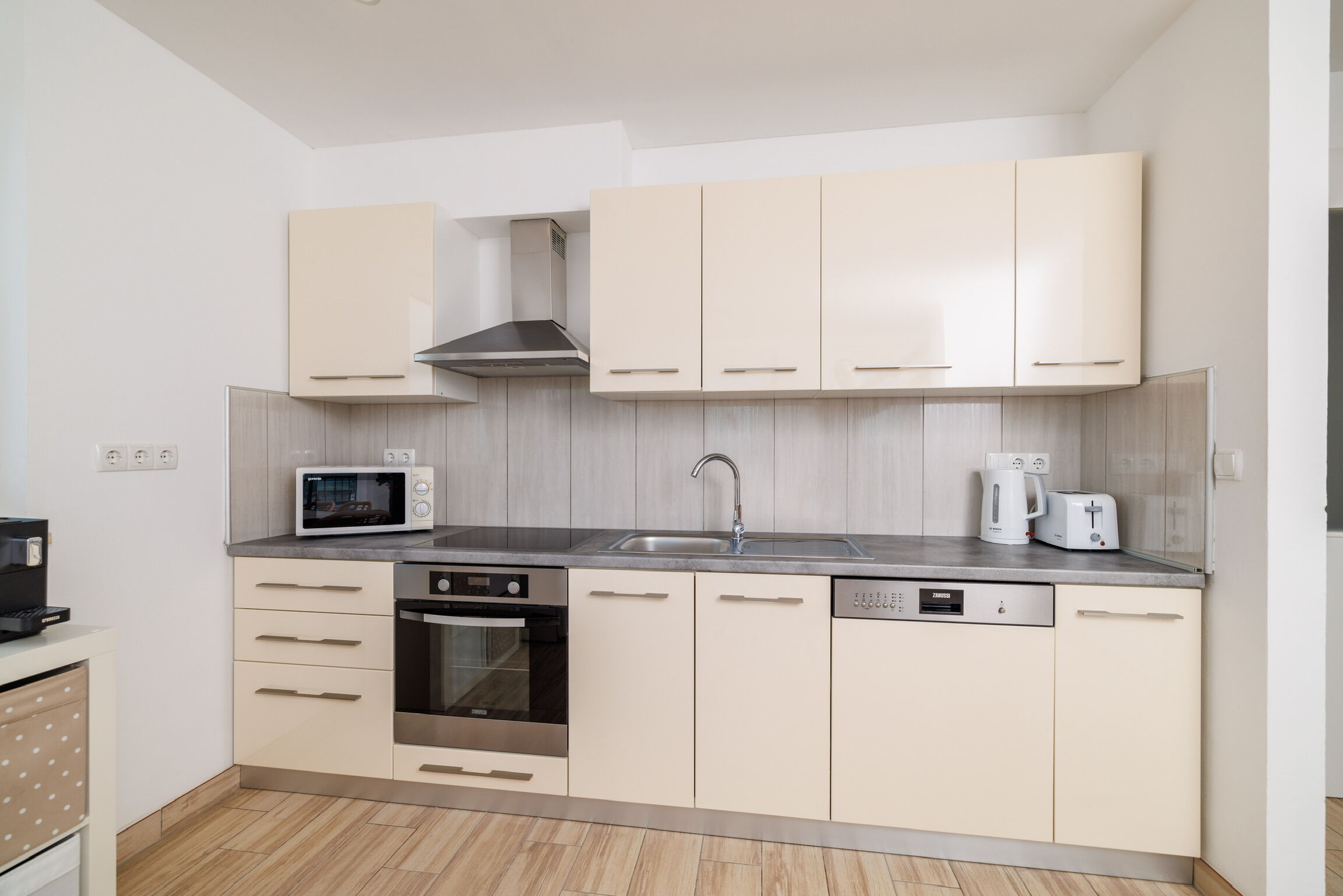 Apartments Jozić 62776-A1