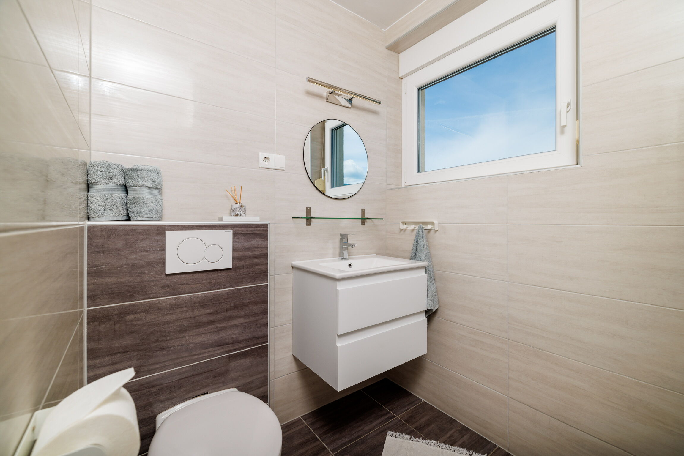 Apartments Jozić 62776-A1