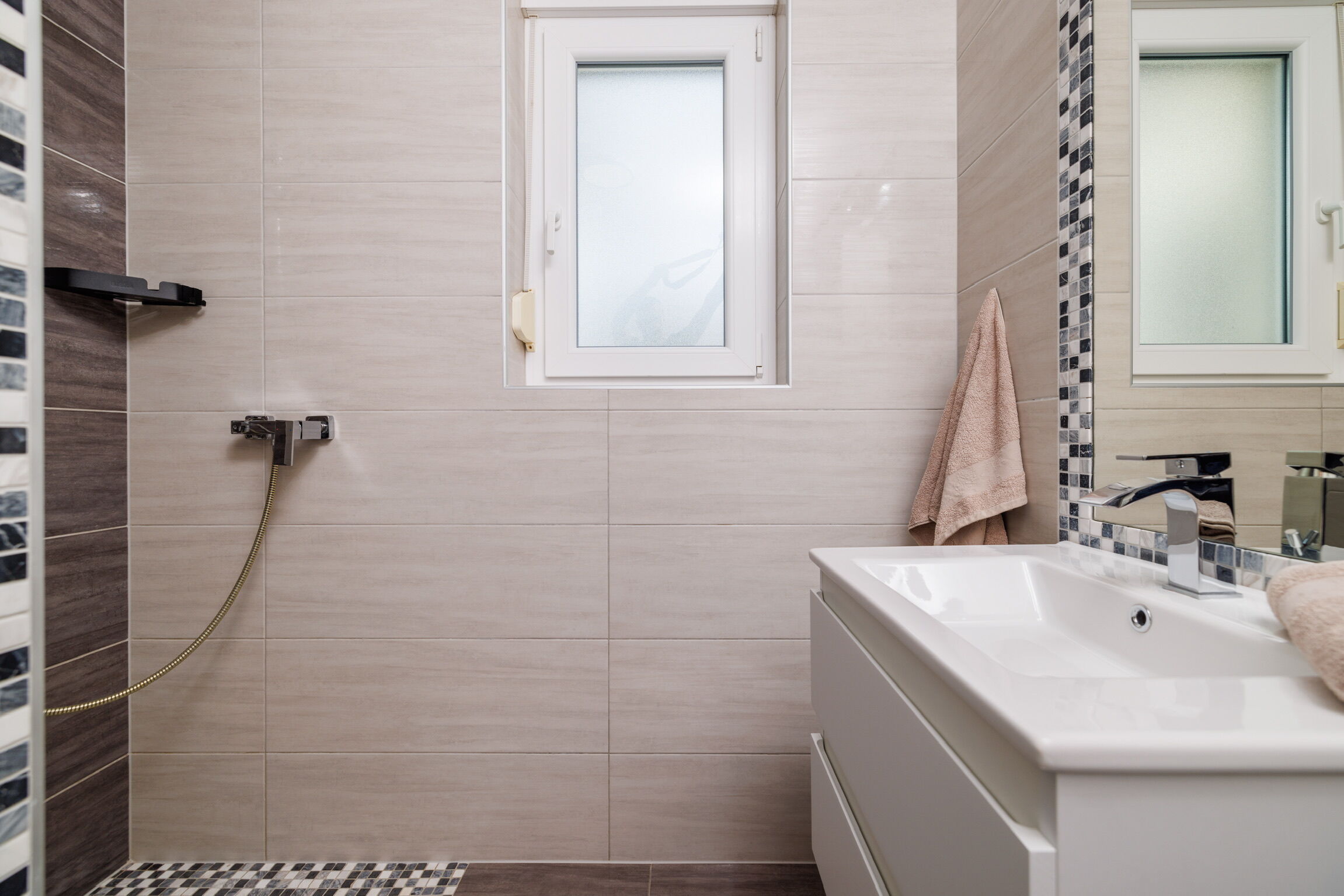 Apartments Jozić 62776-A1