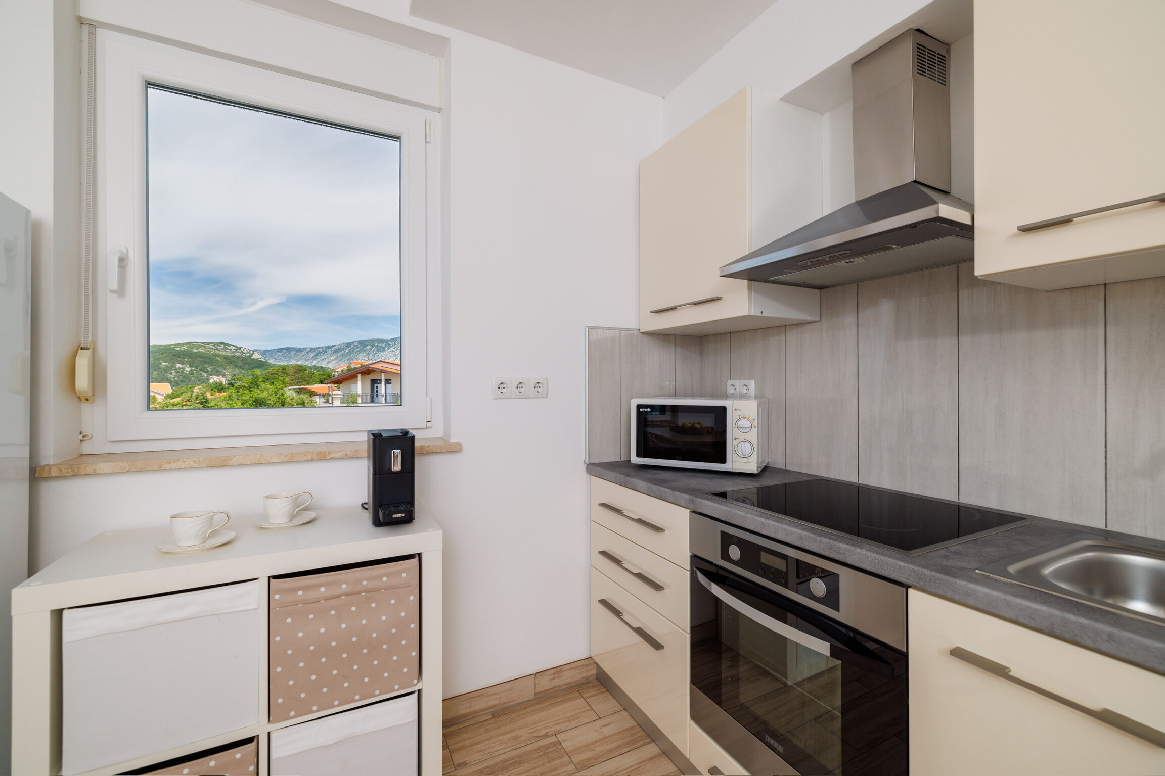 Apartments Jozić 62776-A1