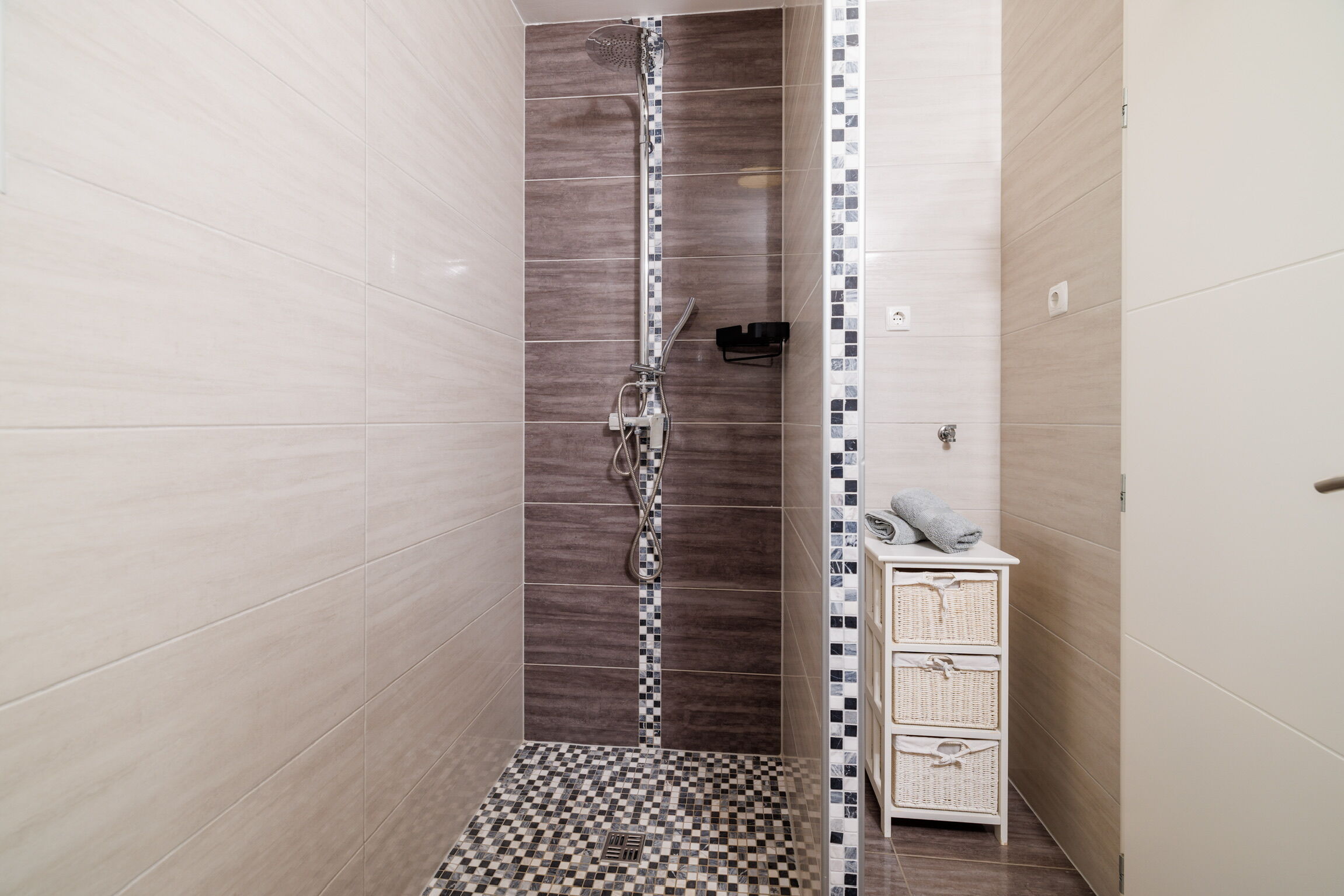 Apartments Jozić 62776-A1