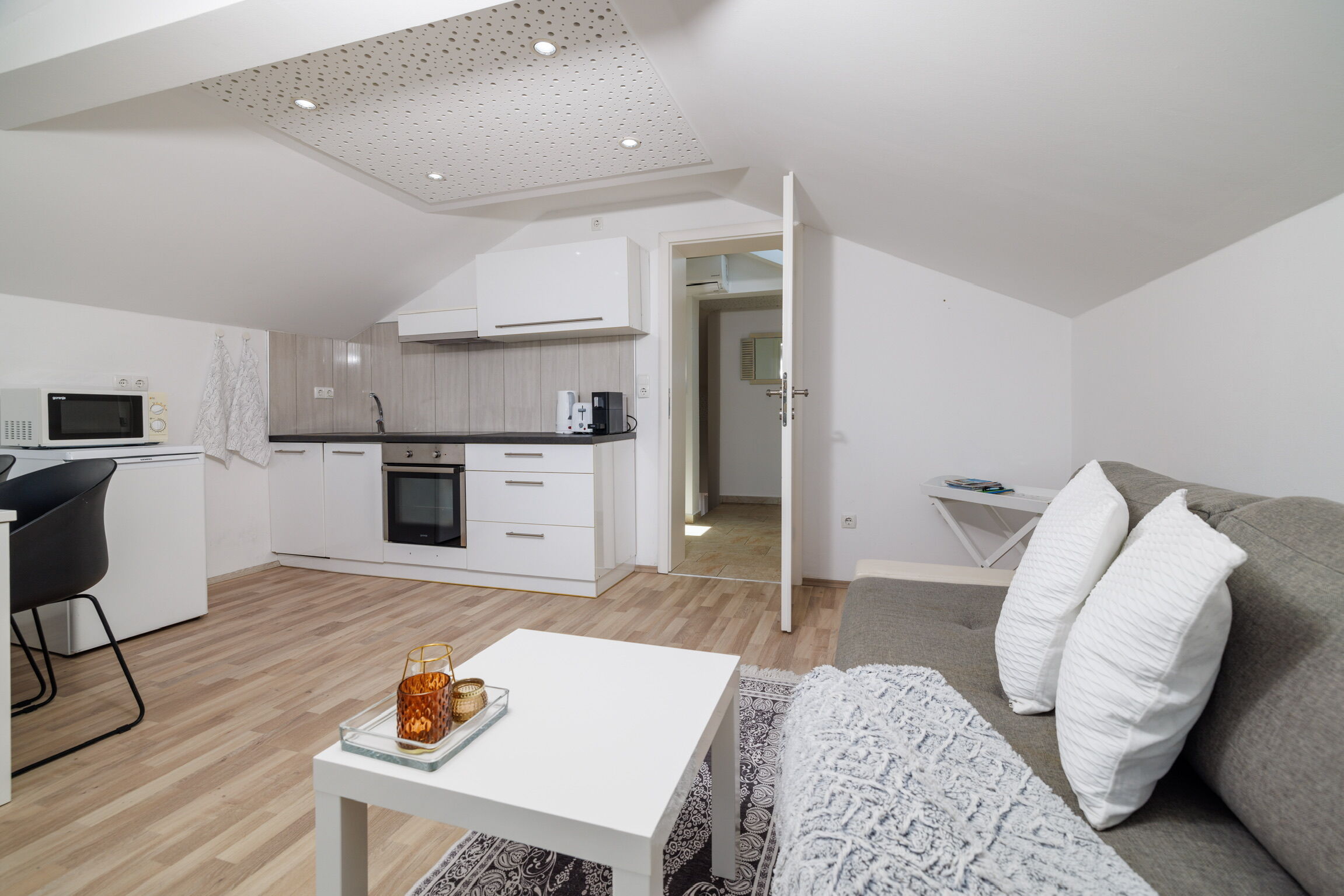 Apartments Jozić 62776-A2