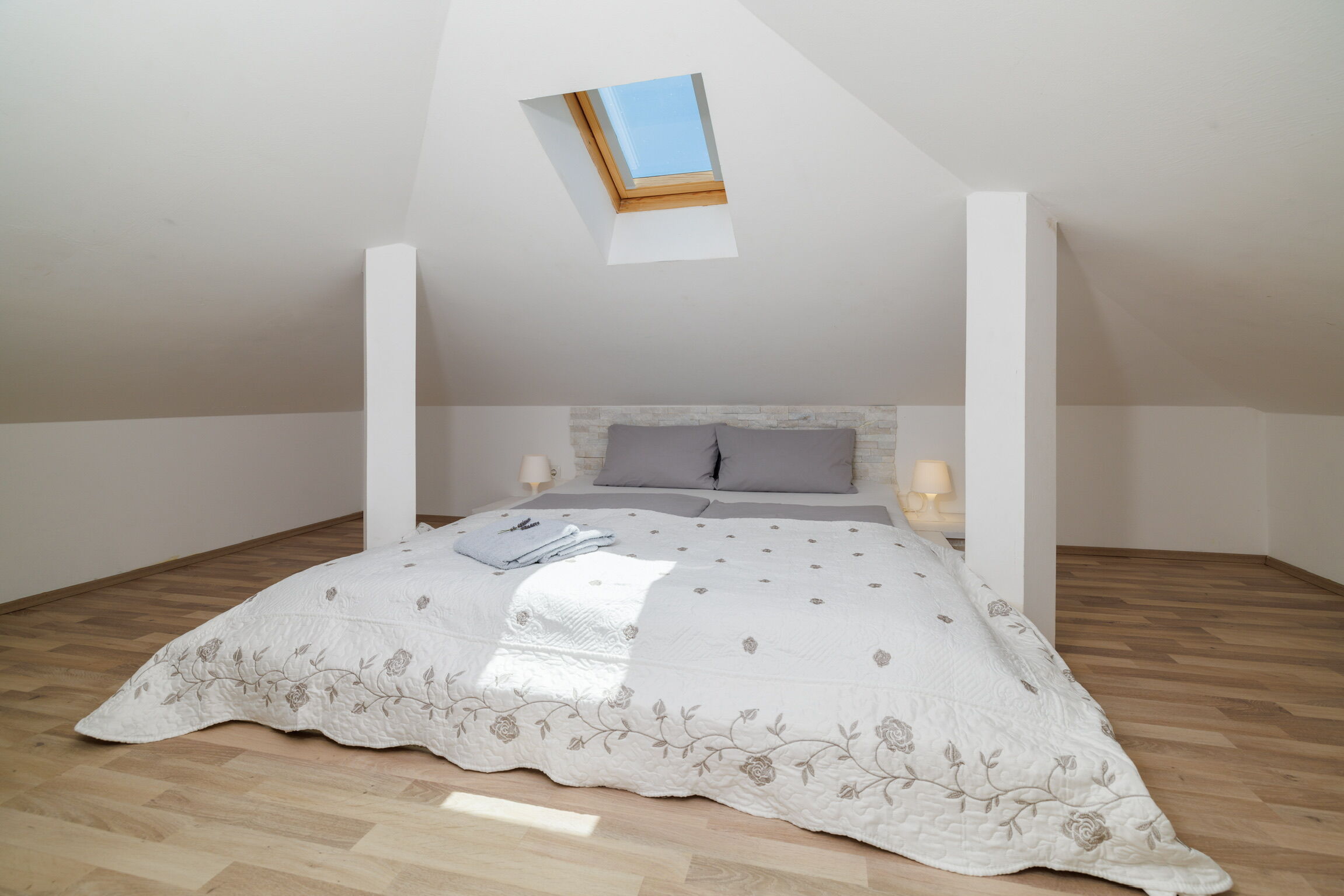 Apartments Jozić 62776-A2