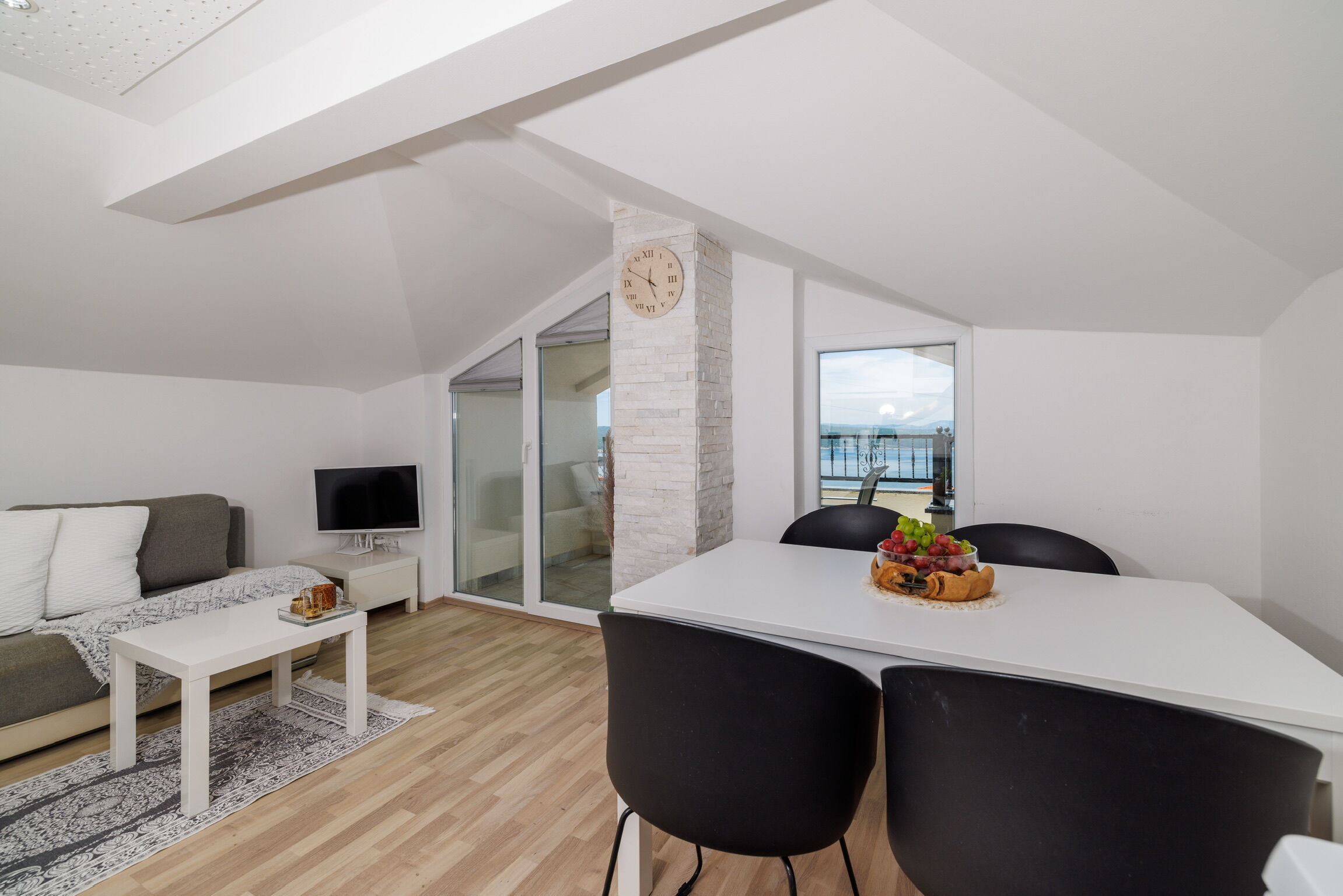 Apartments Jozić 62776-A2