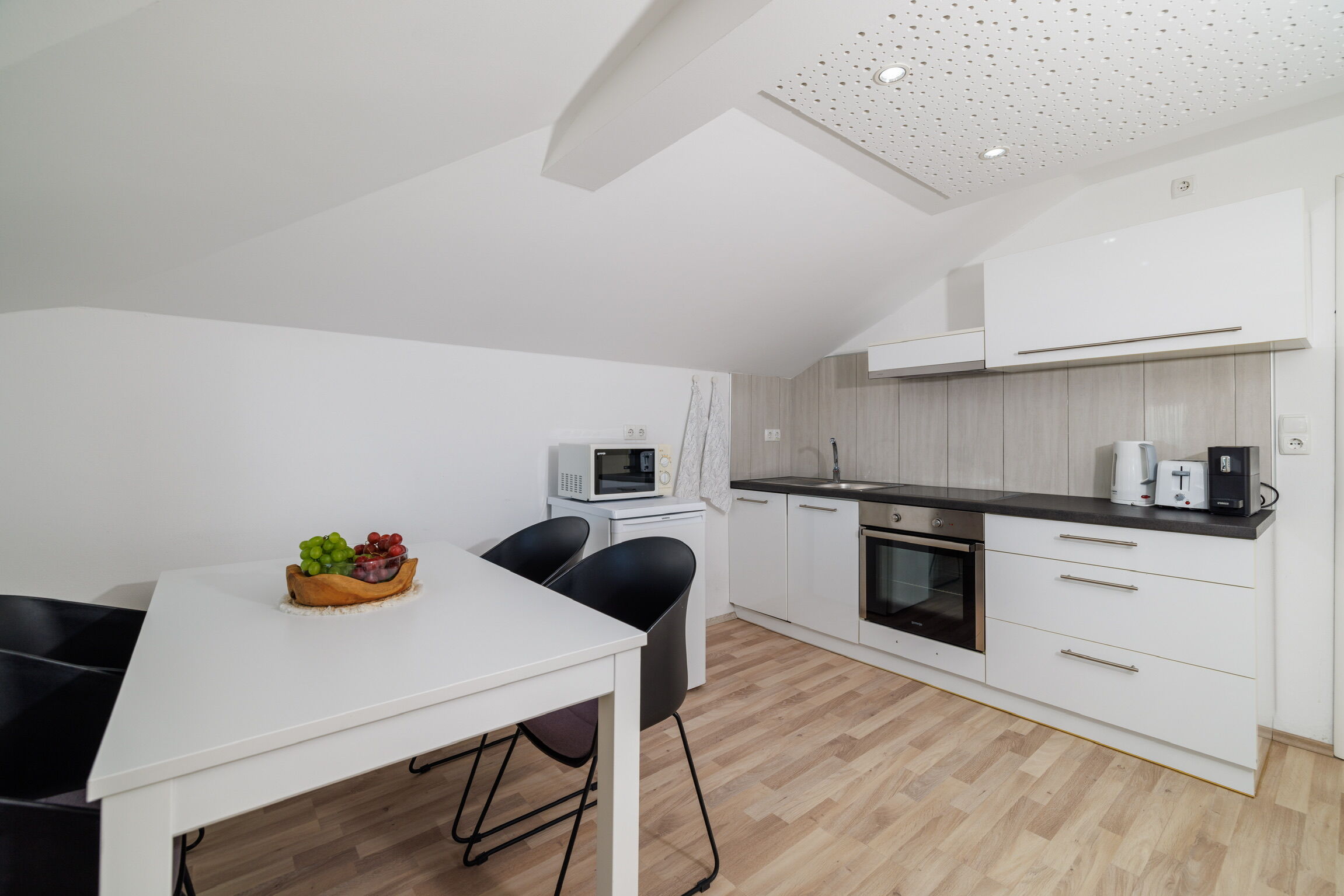 Apartments Jozić 62776-A2
