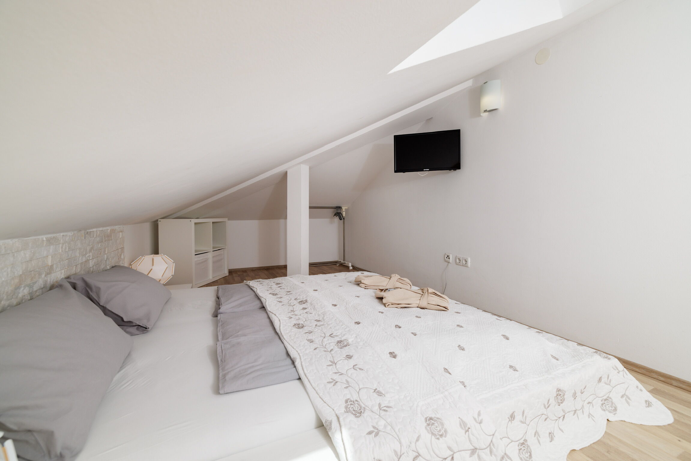 Apartments Jozić 62776-A2