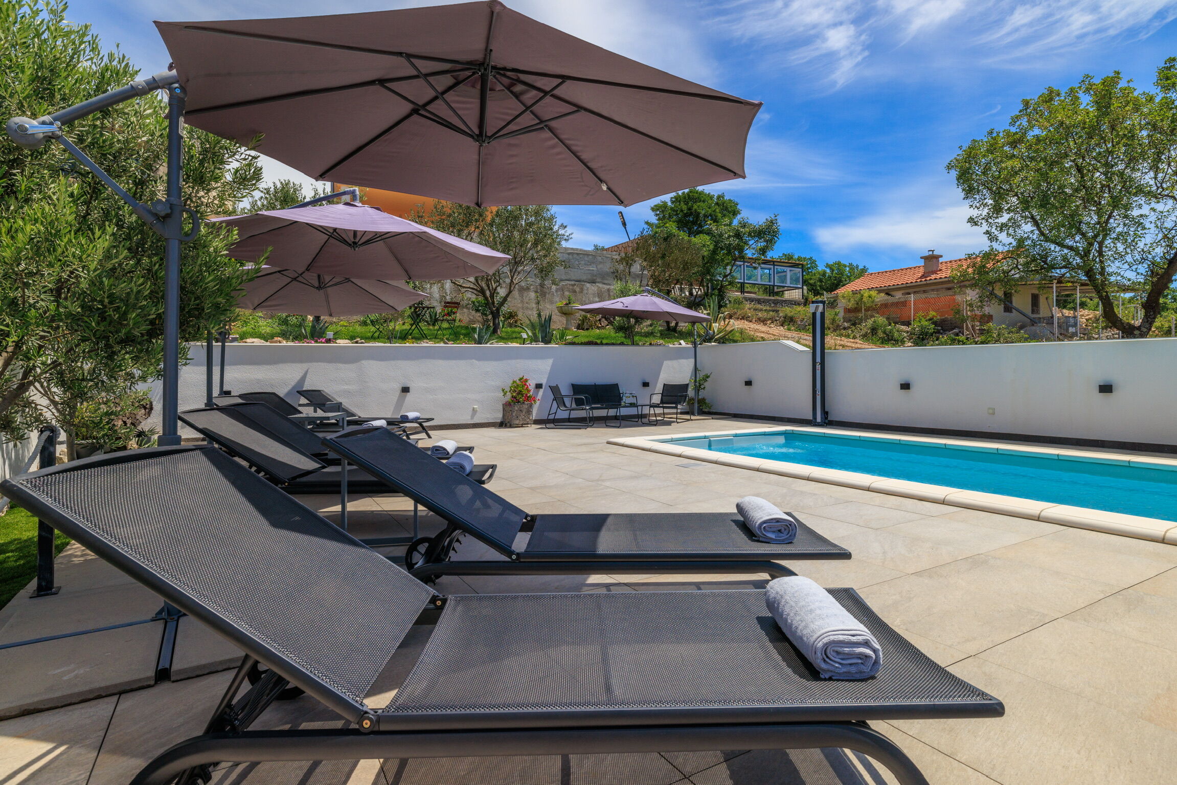 Apartments Jozić 62776-A1