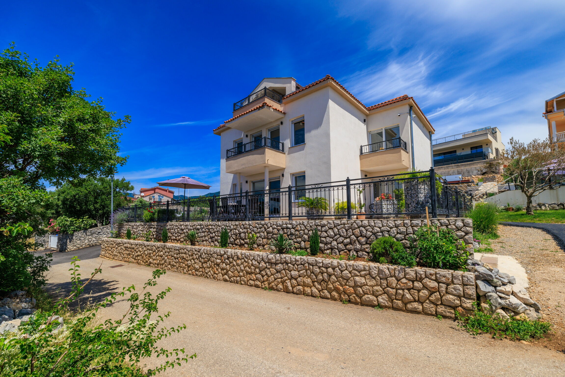Apartments Jozić 62776-A1