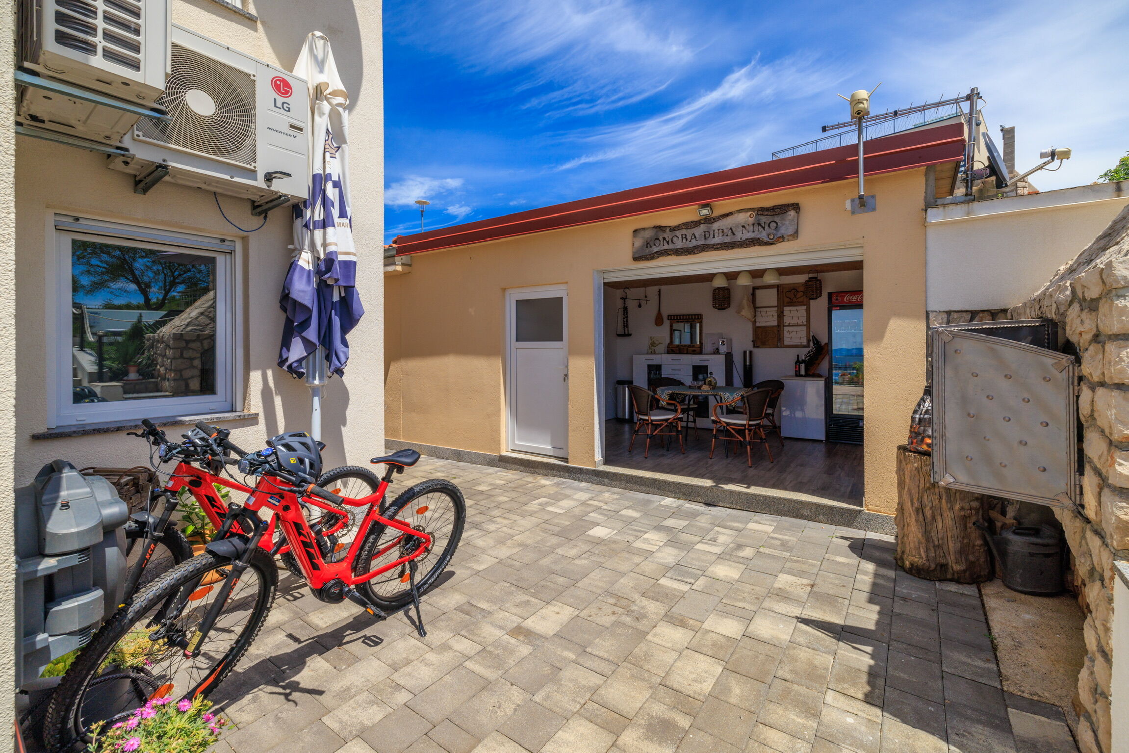 Apartments Jozić 62776-A1