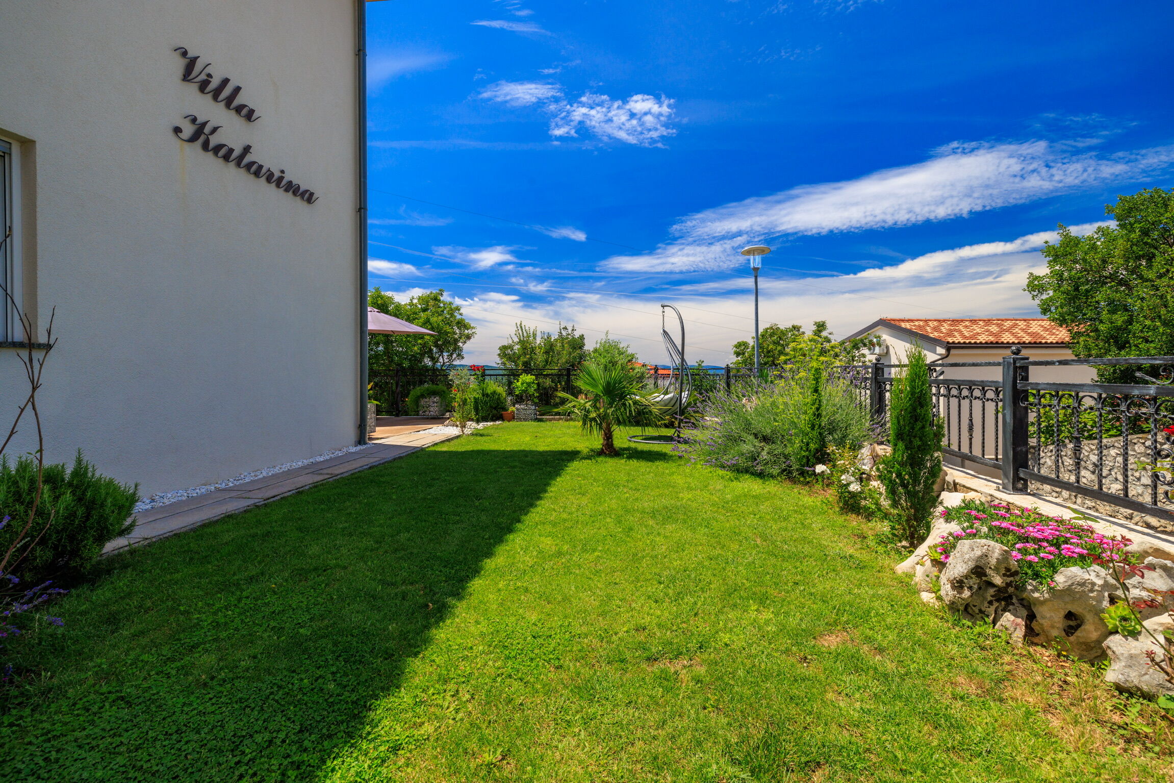 Apartments Jozić 62776-A1