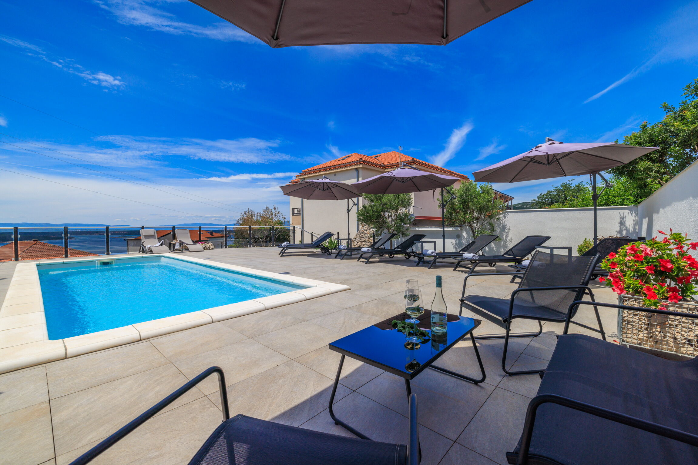 Apartments Jozić 62776-A1