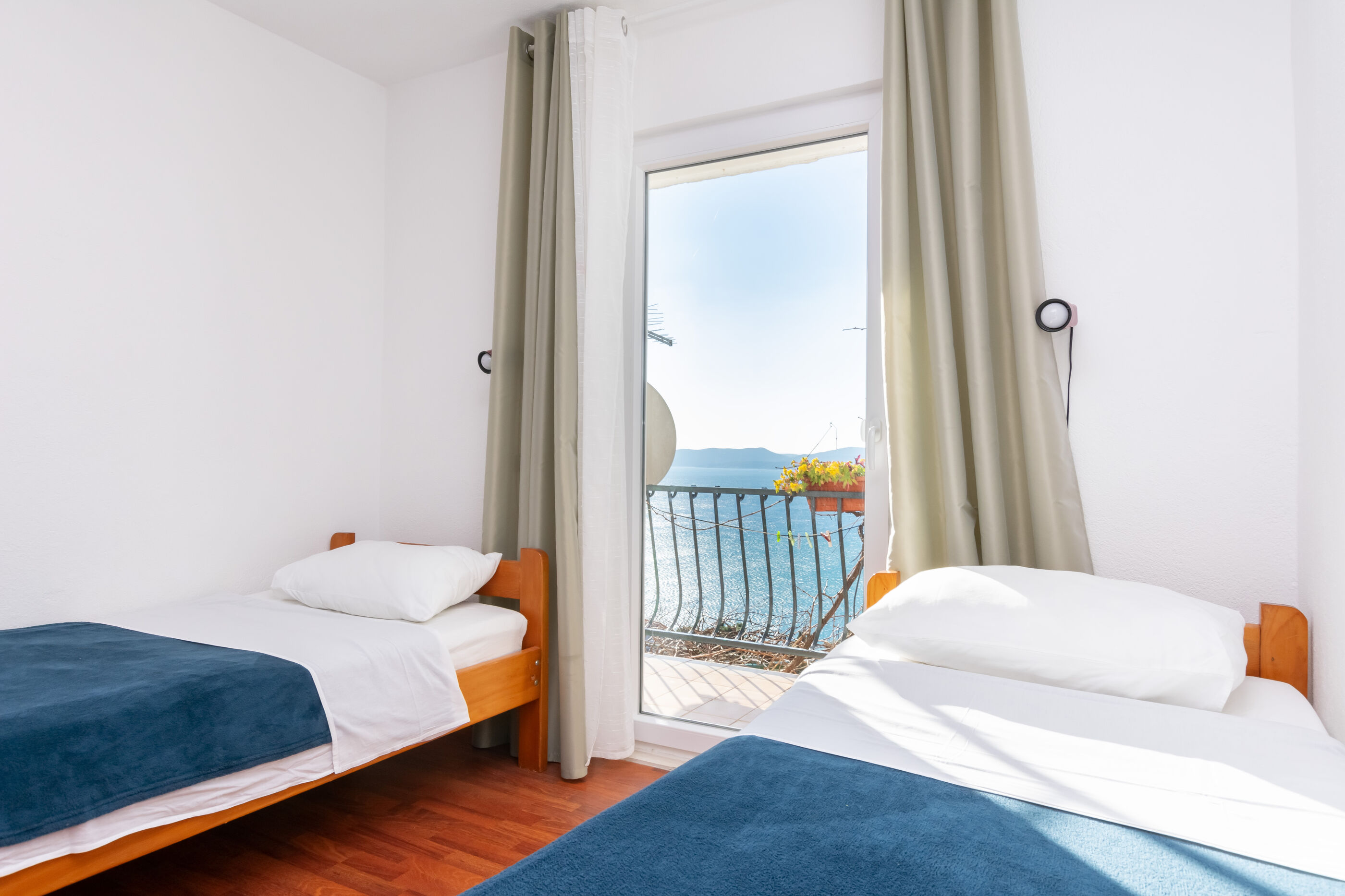 Apartments Zorica 11077-A5