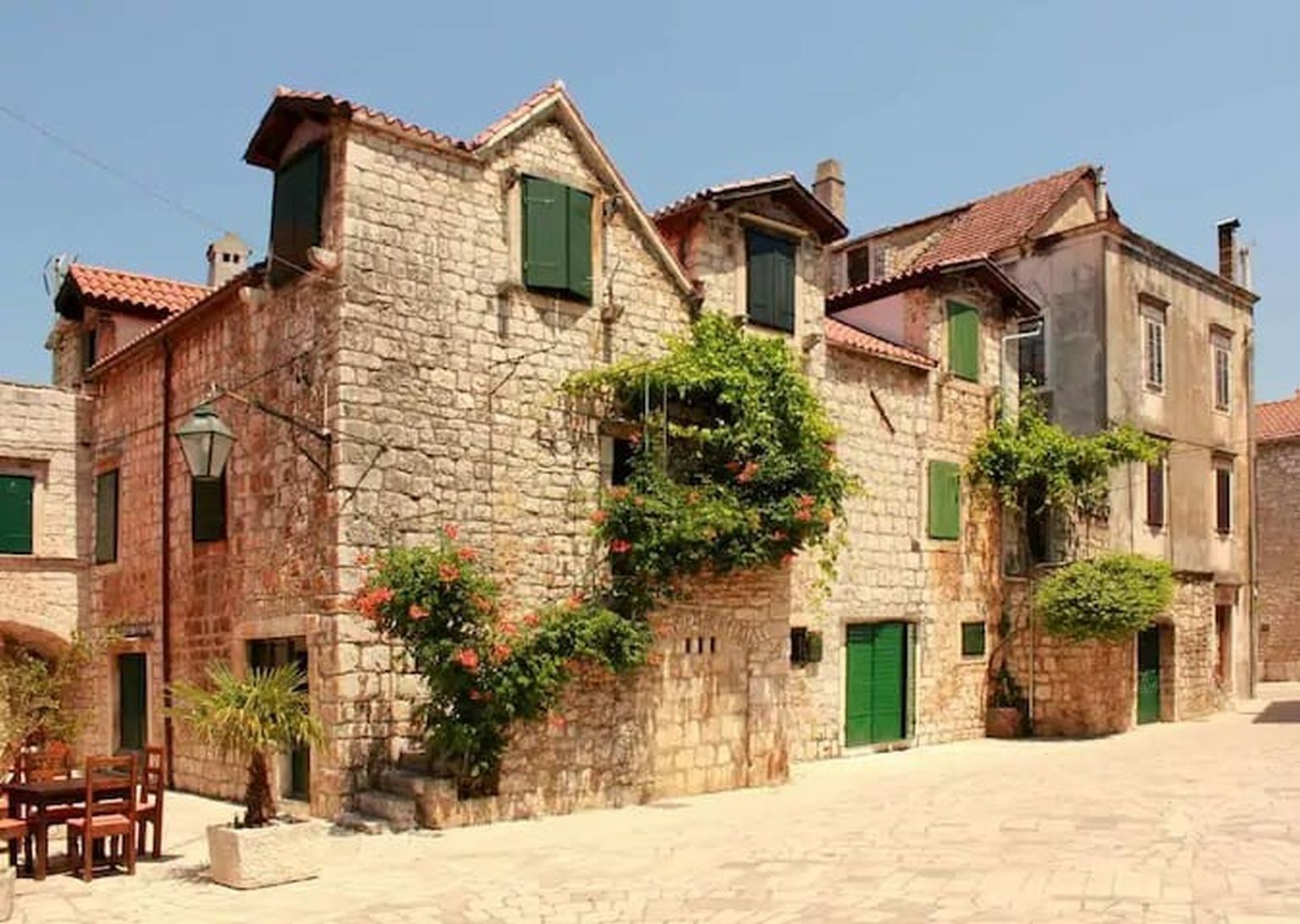 House Old town stone house 89431-K1
