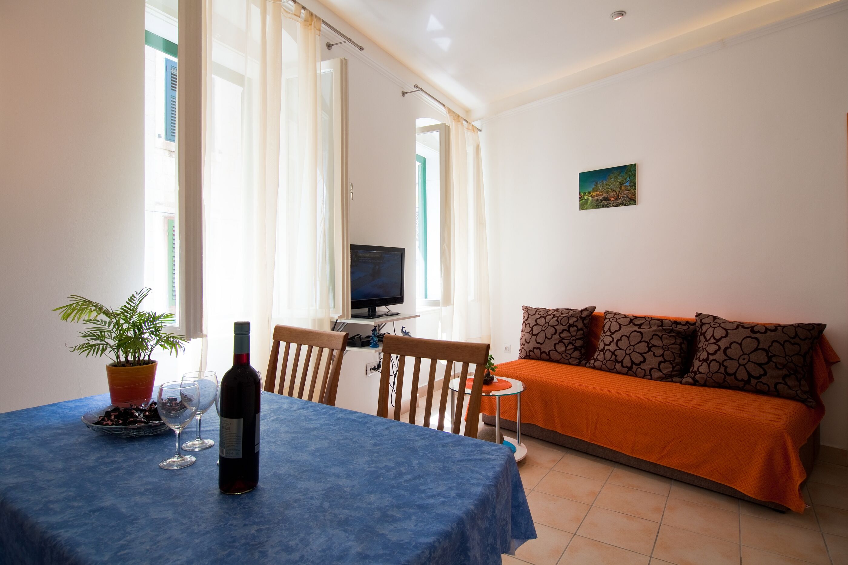 Apartments Val 54102-A1