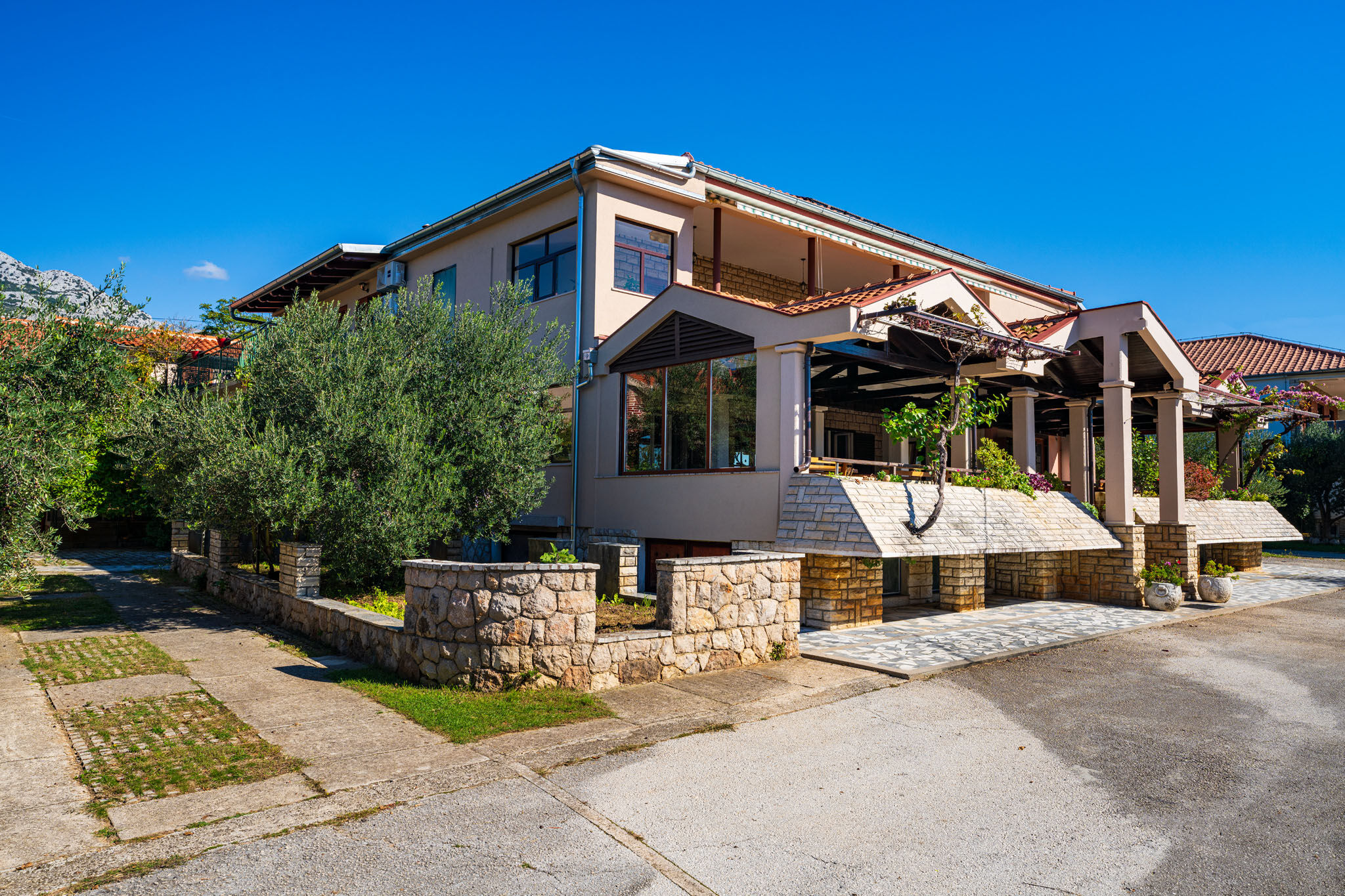Apartments and Room Adriana 99281-A2