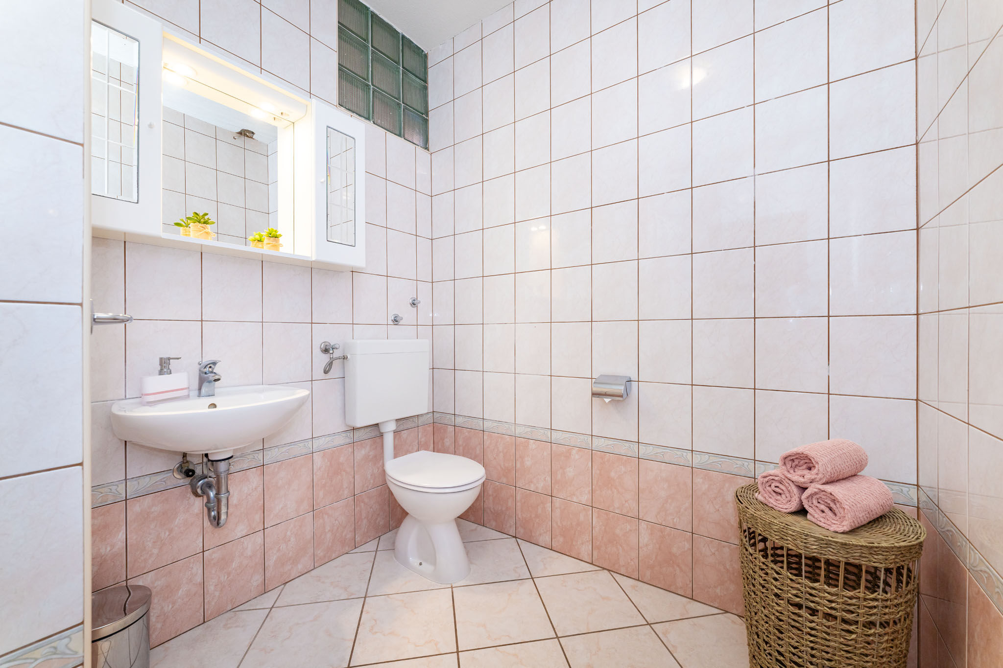 Apartments and Room Adriana 99281-A2