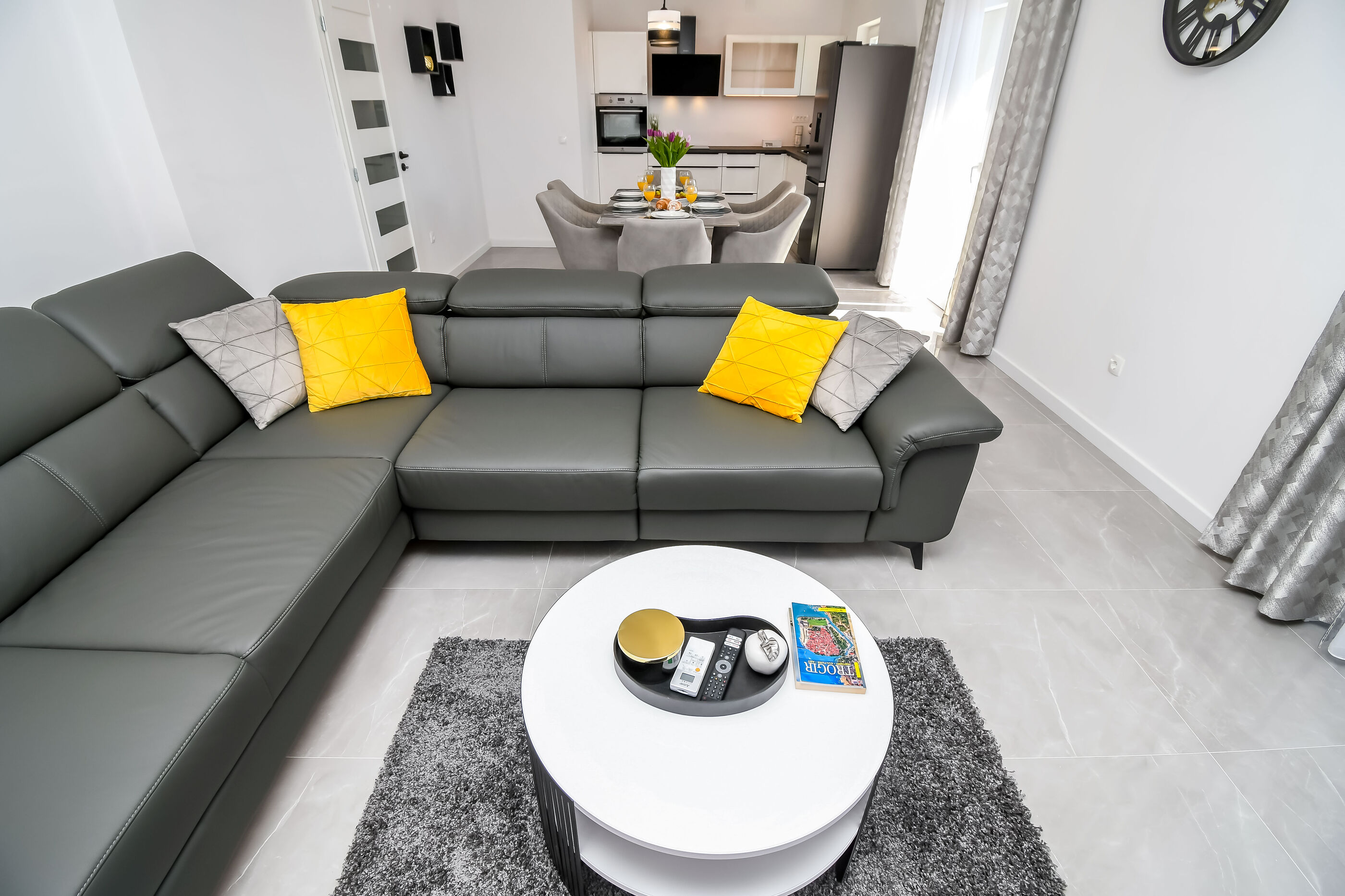 Apartment Silver Shine 116721-A1