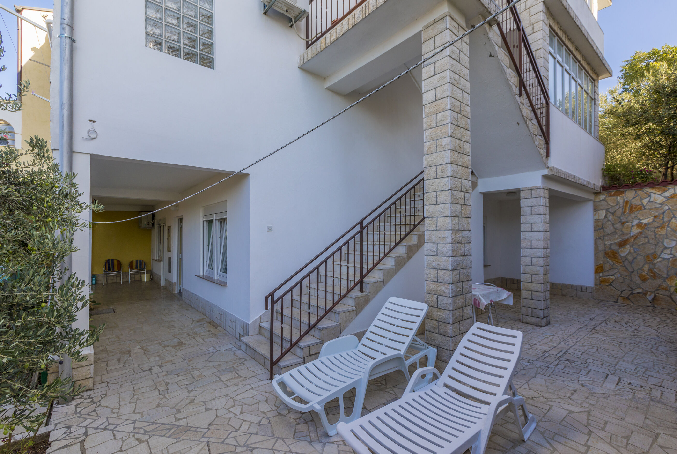 Apartments and Rooms Dotli S1