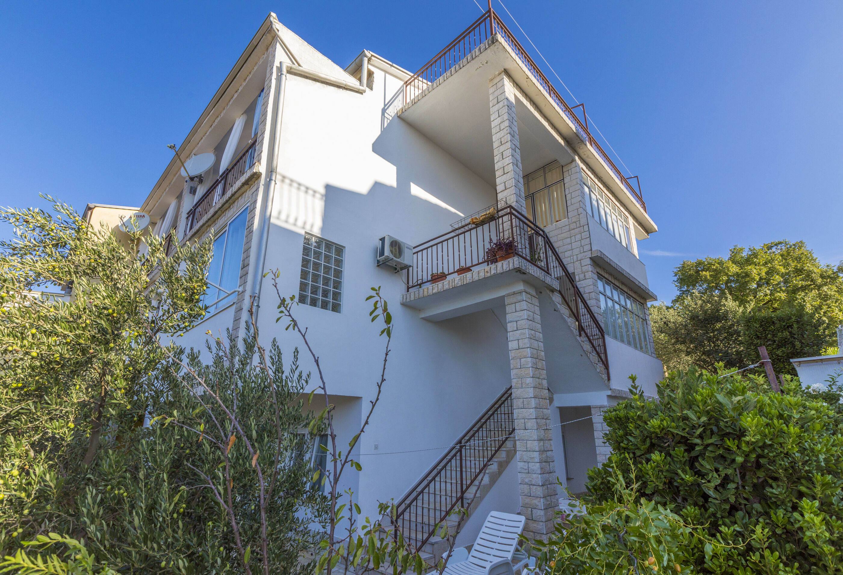 Apartments and Rooms Dotli 35530-A3