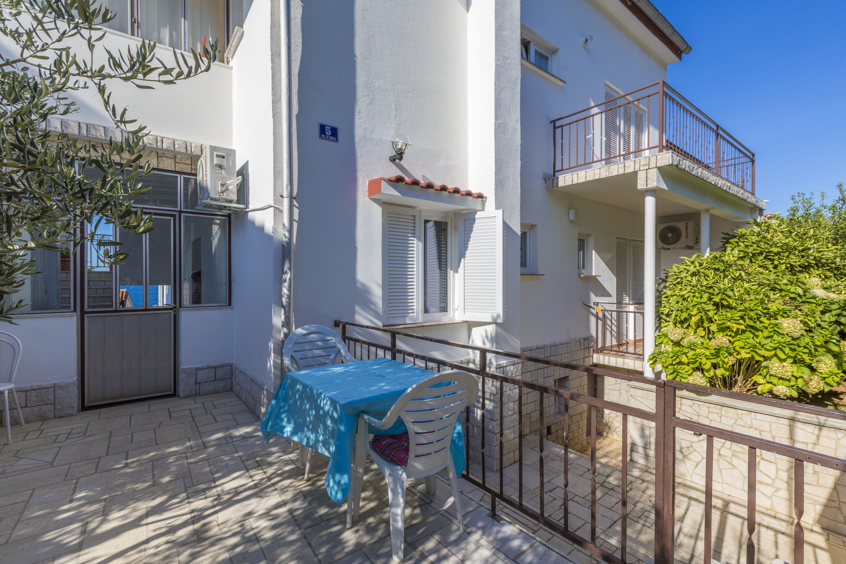 Apartments and Rooms Dotli 35530-A3