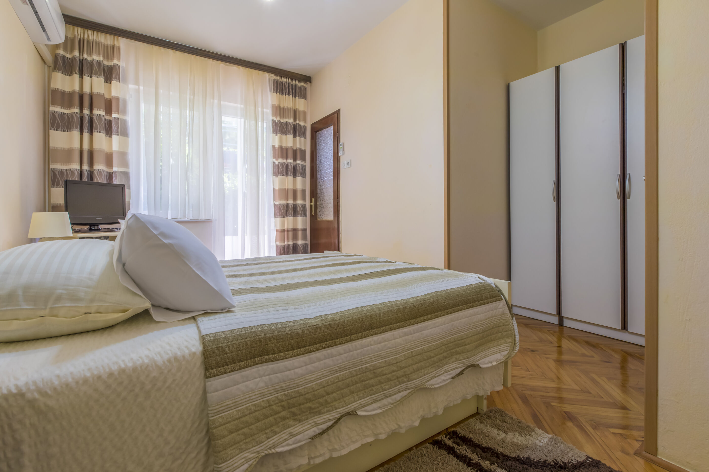 Apartments and Rooms Dotli 35530-S1