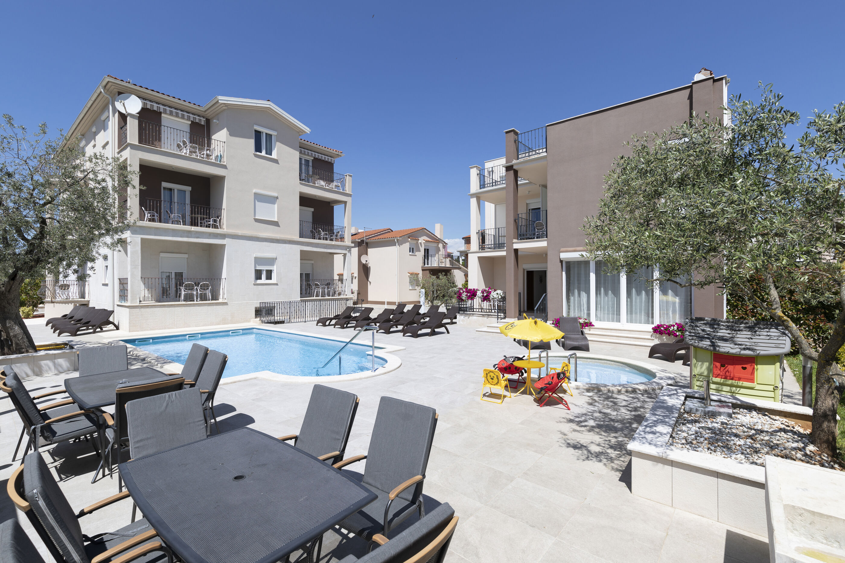 Photo of Apartments Villa Nina 2