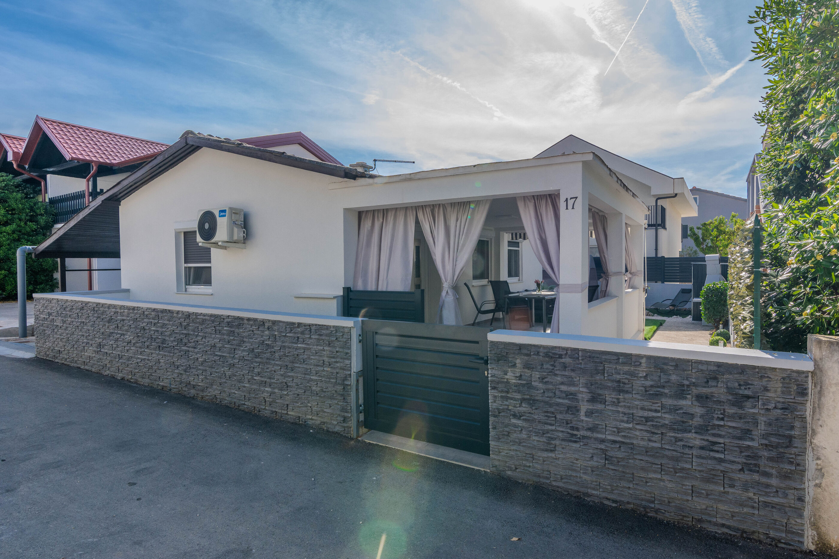 House Bukal Accommodation in Vir