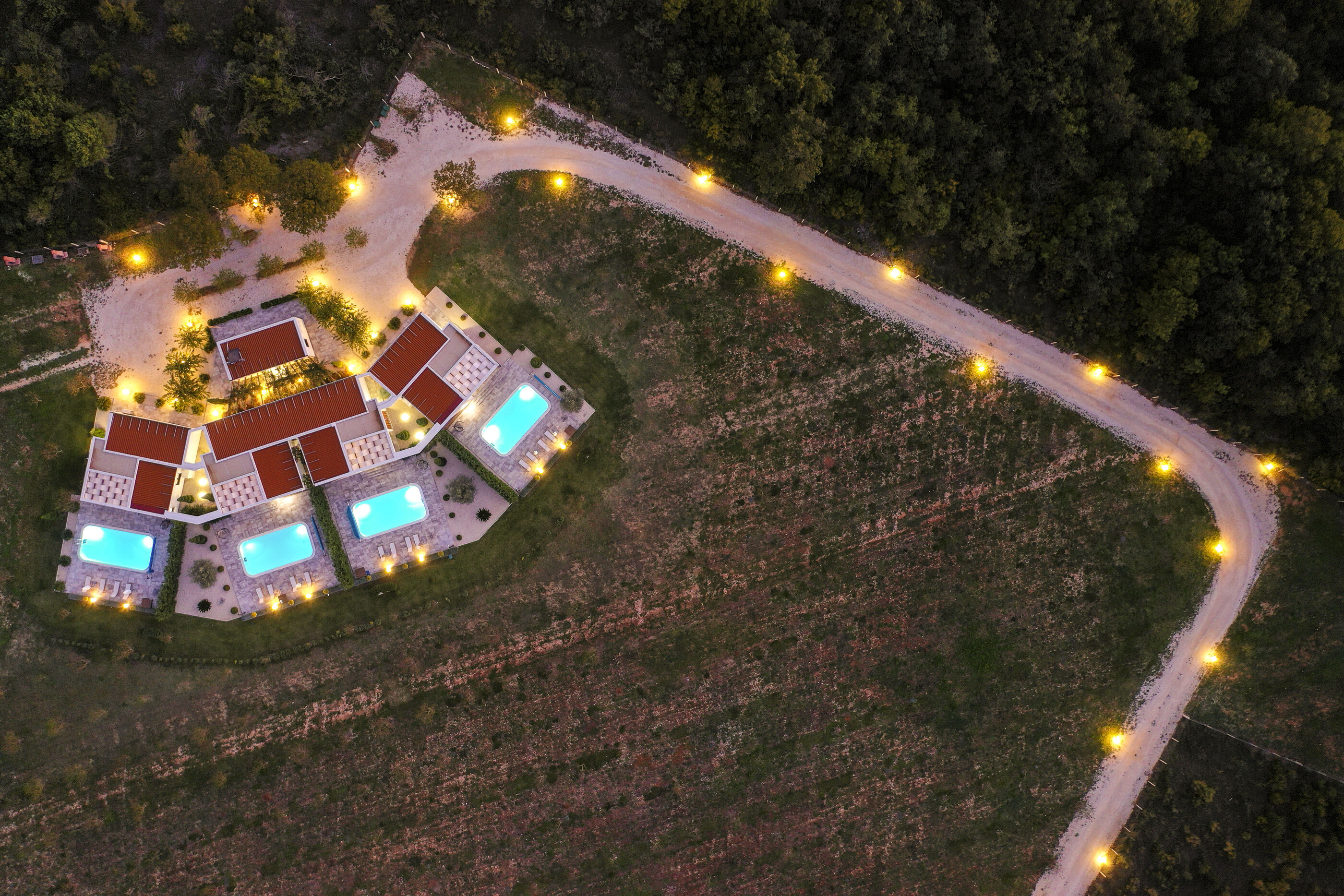 Villa Royal Green Resort Accommodation in Nin