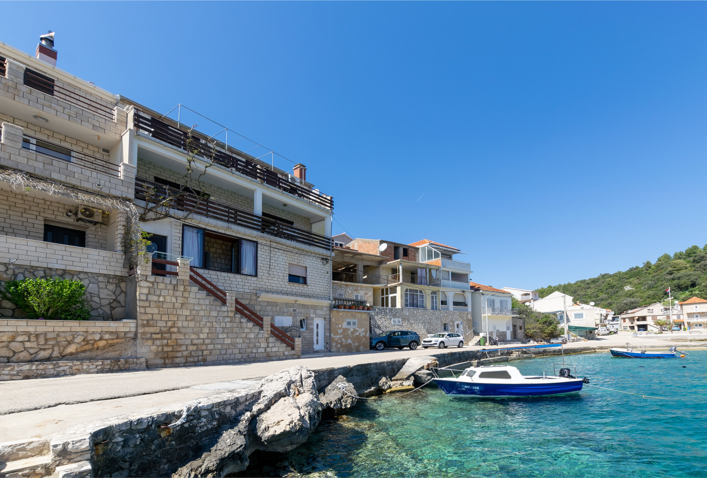 Apartmani First row A2