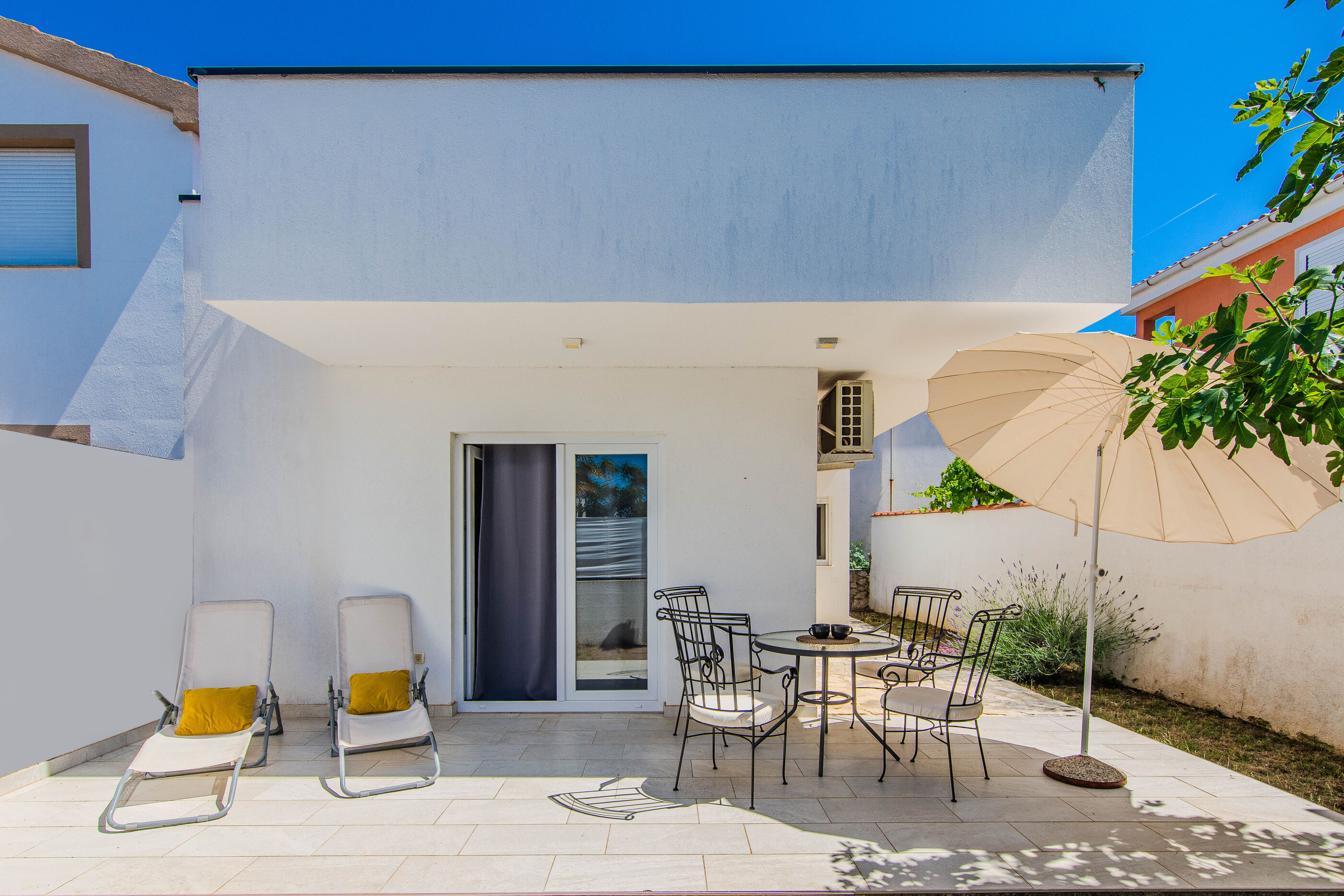 House Korbar Accommodation in Vir