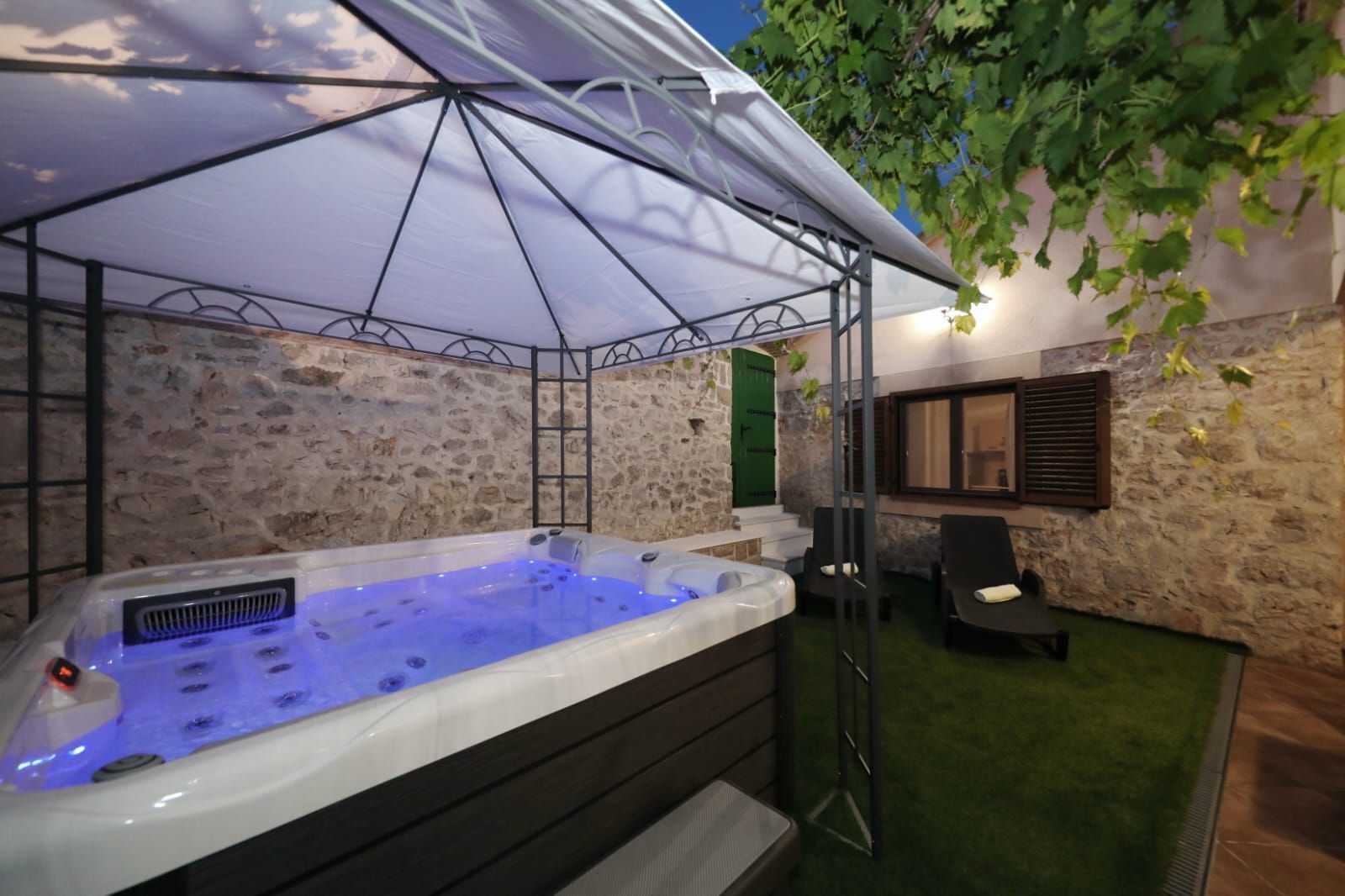 Photo of House Stratus