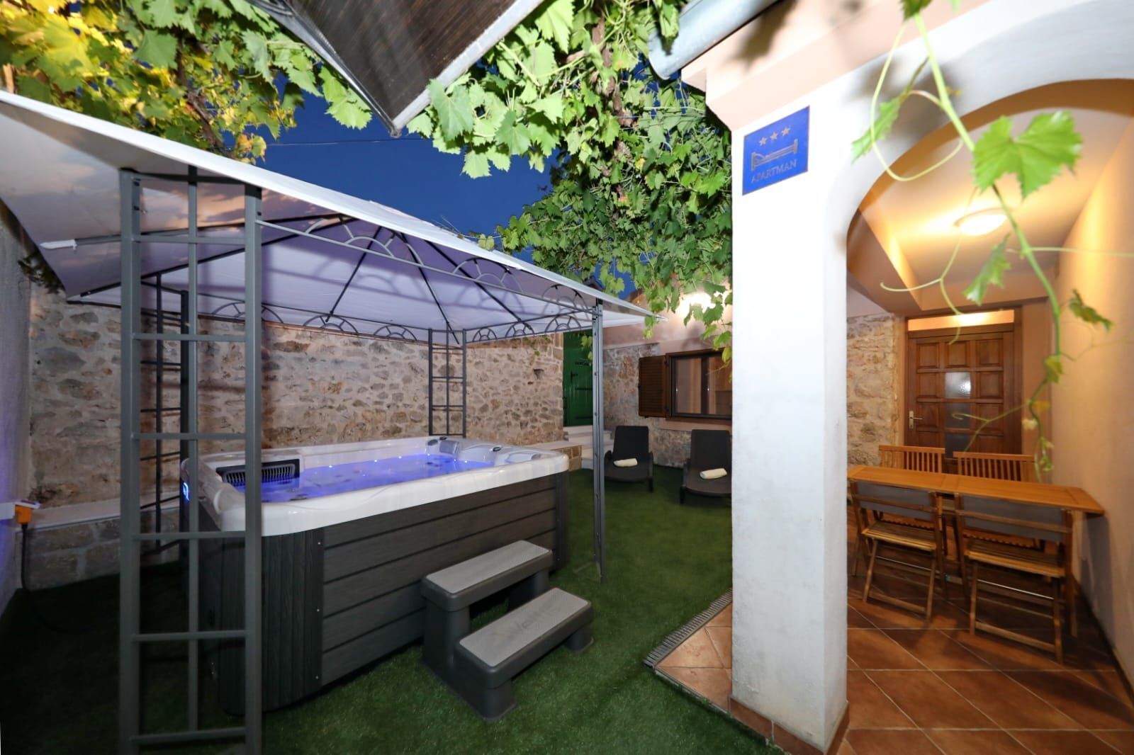 Photo of House Stratus