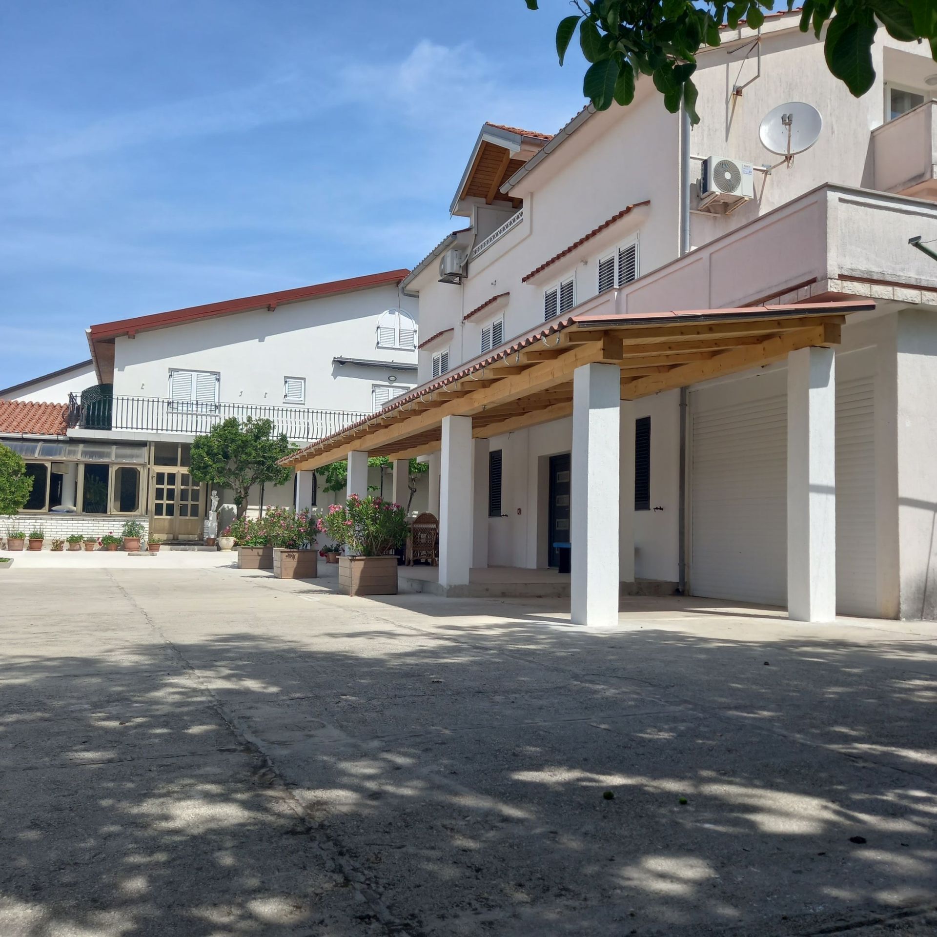 Photo of Apartments and Rooms PREKA