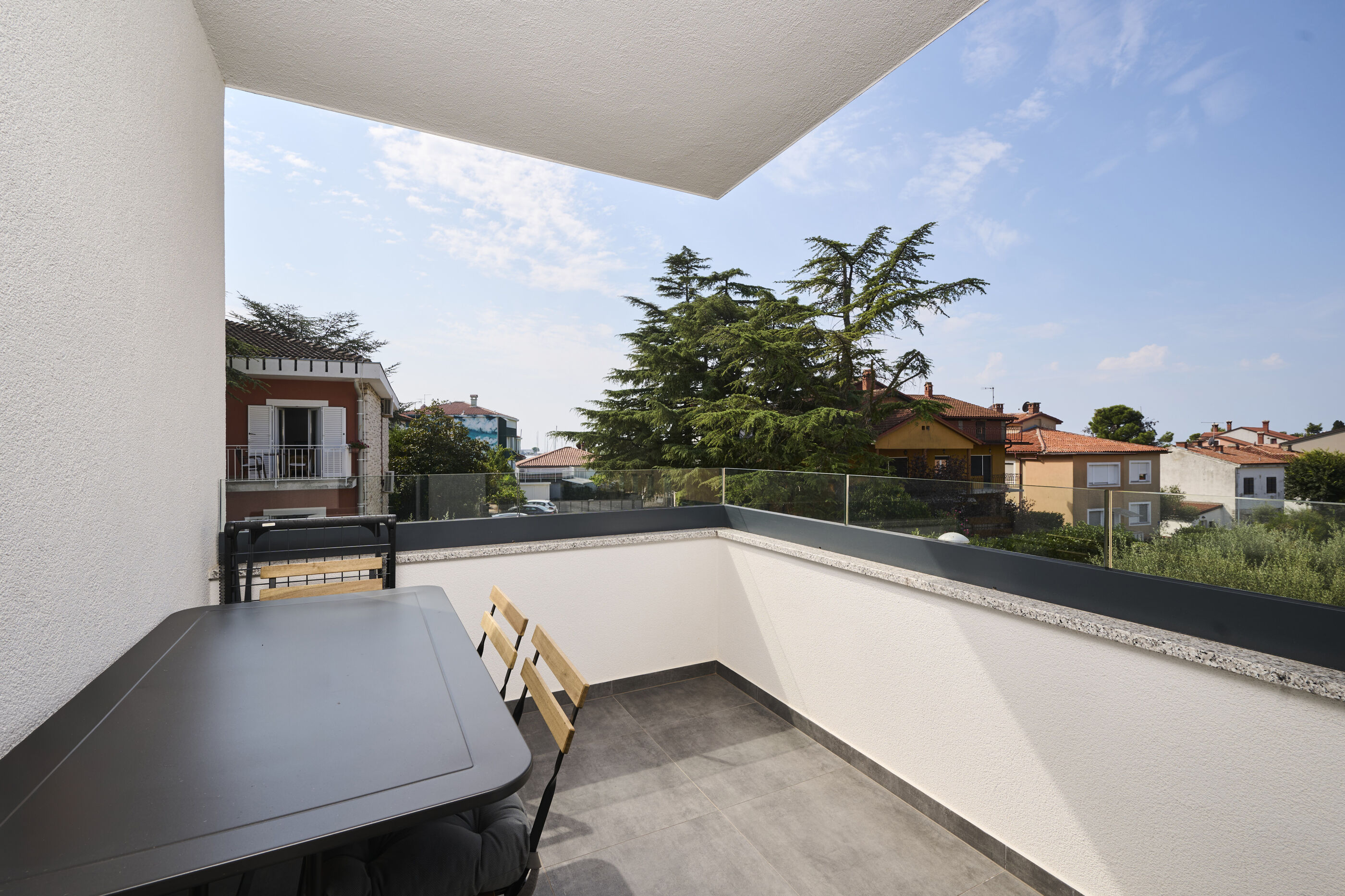 Photo of House Tinis